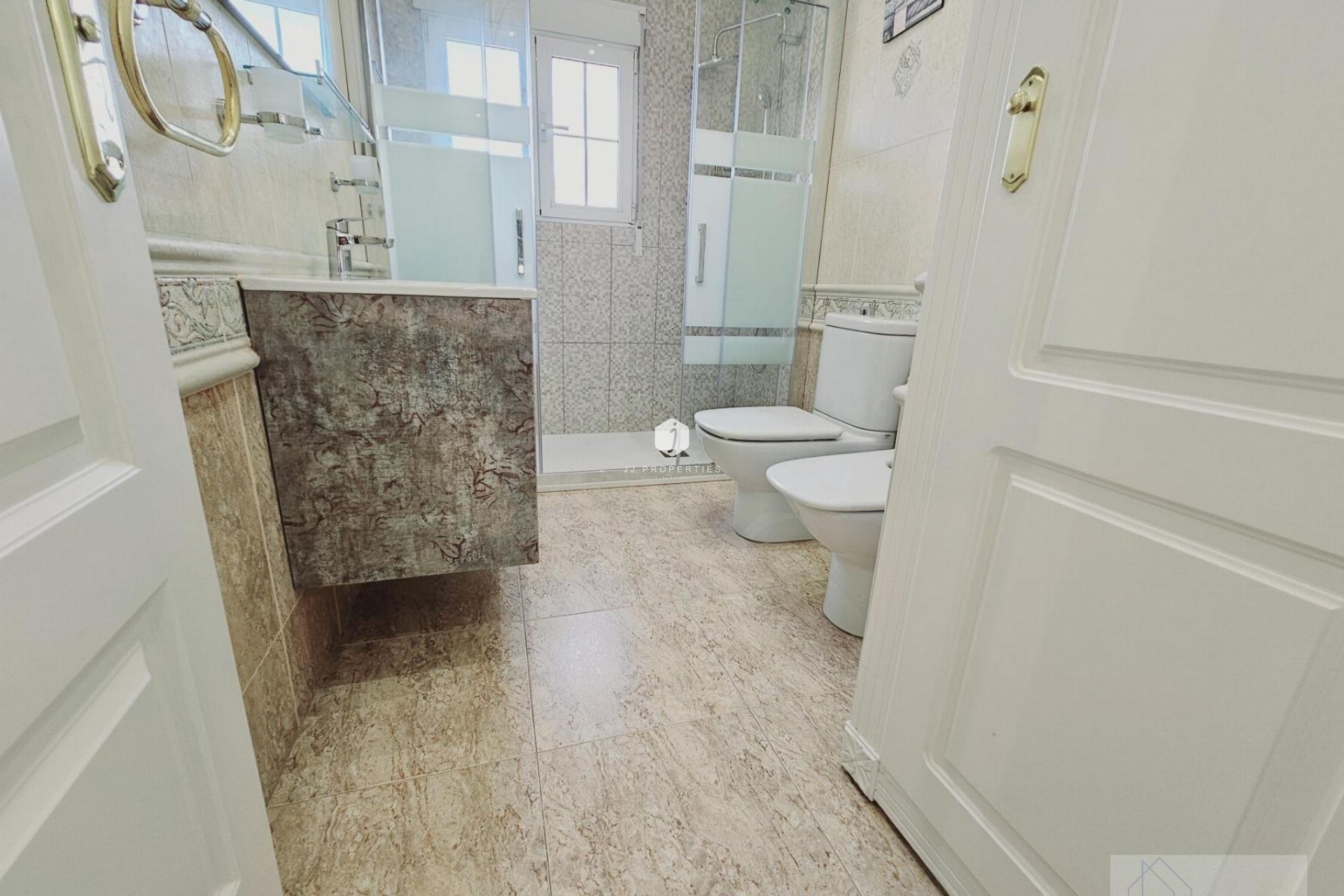 Resale - Villa -
Torrevieja - La Siesta - El Salado - Torreta