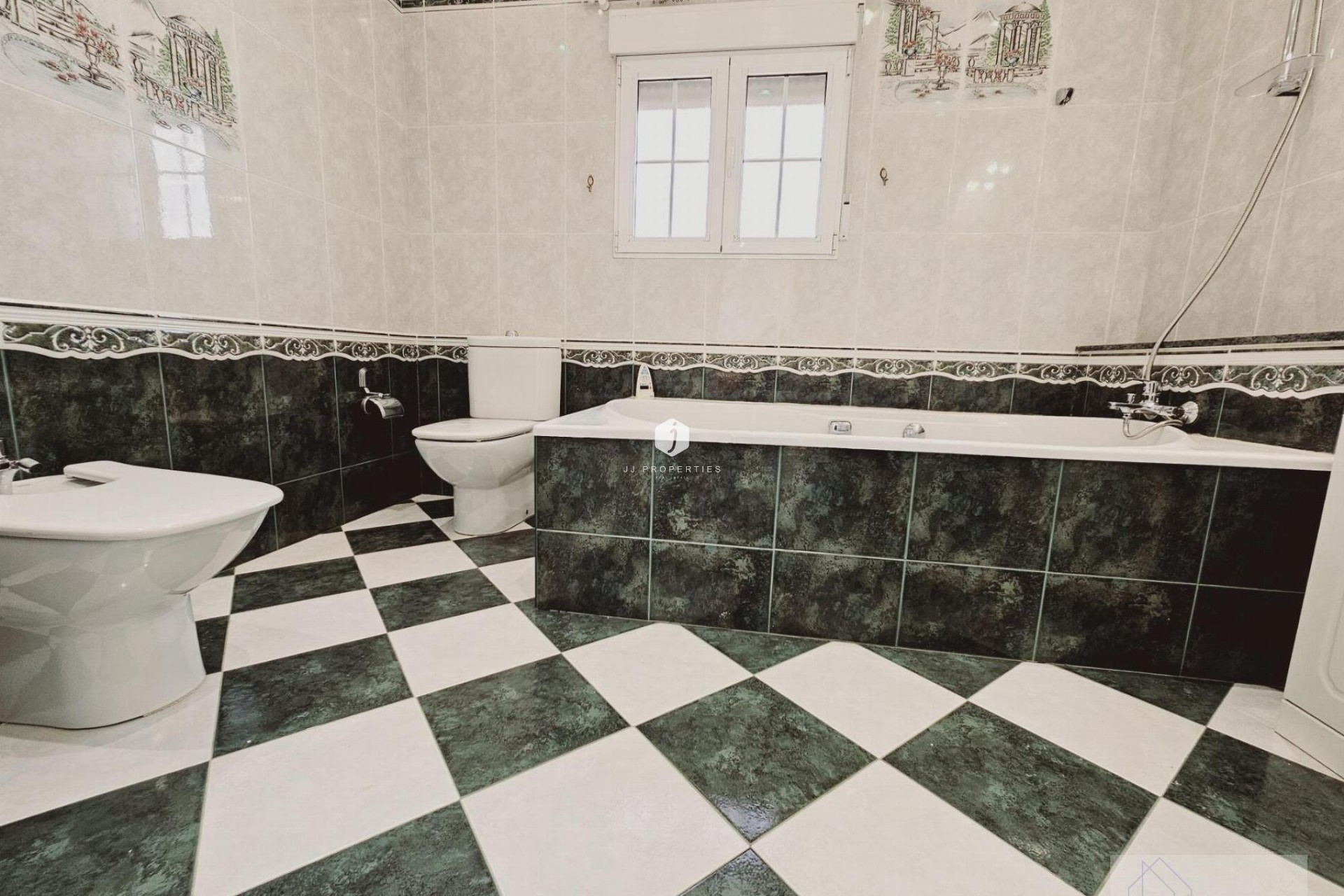 Resale - Villa -
Torrevieja - La Siesta - El Salado - Torreta