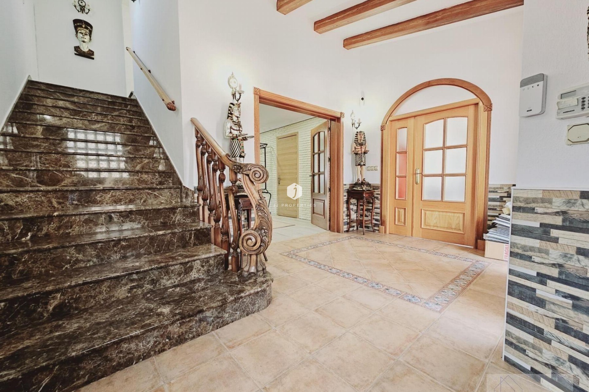 Resale - Villa -
Torrevieja - La Siesta - El Salado - Torreta