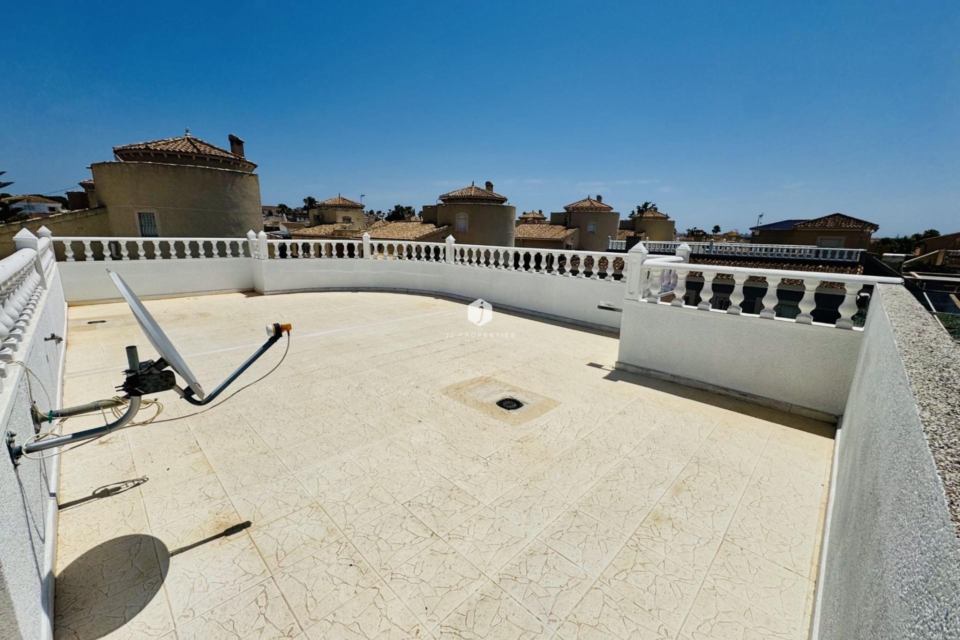 Resale - Villa -
Torrevieja - La Siesta - El Salado - Torreta