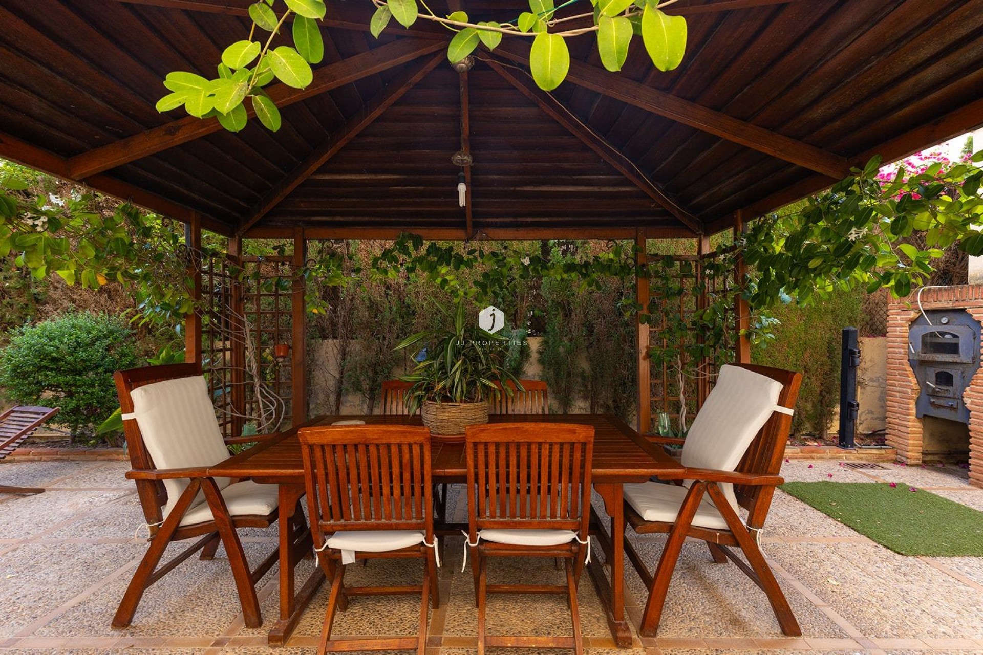 Resale - Villa -
Torrevieja - La veleta