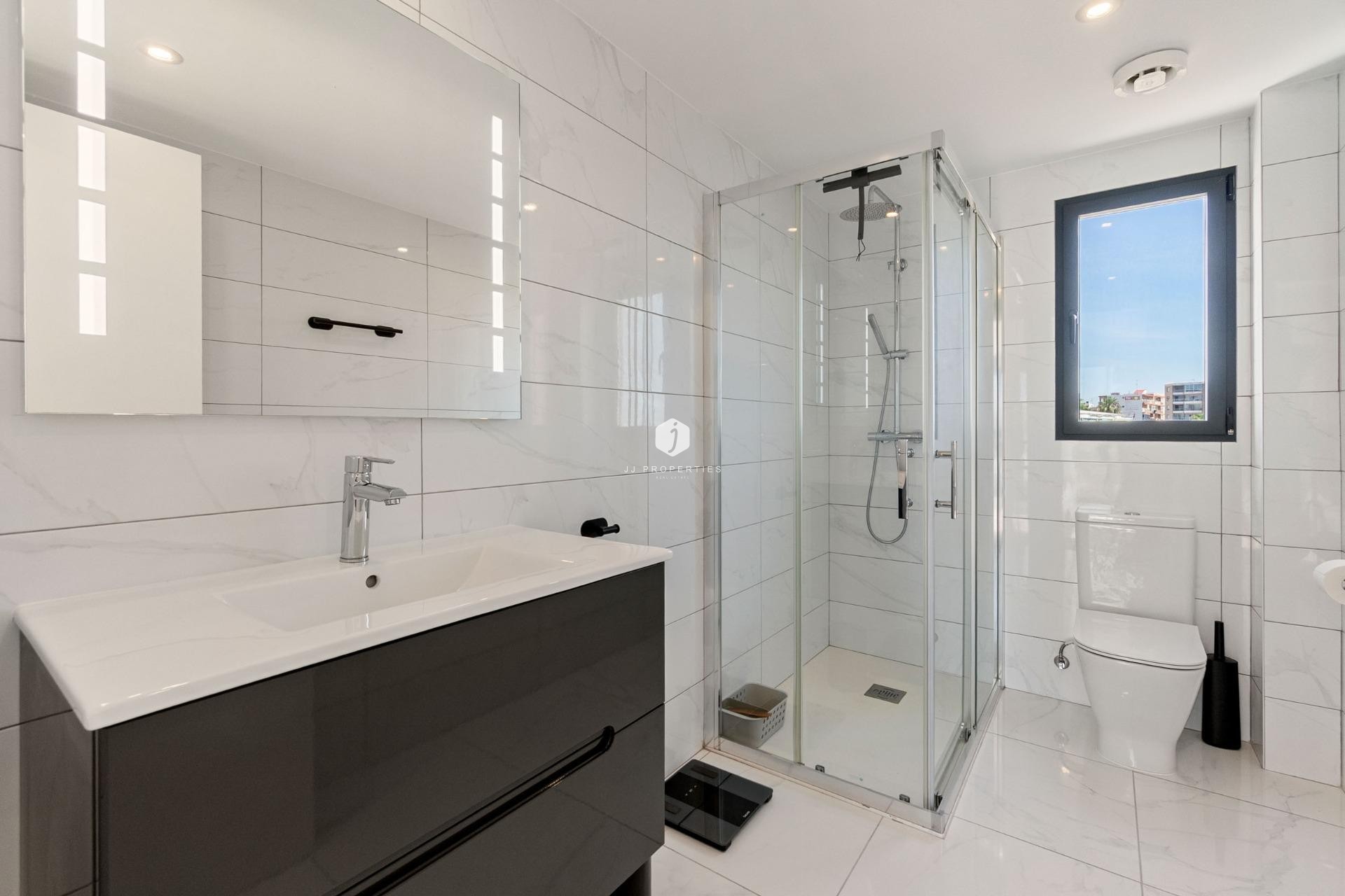 Resale - Villa -
Torrevieja - La veleta