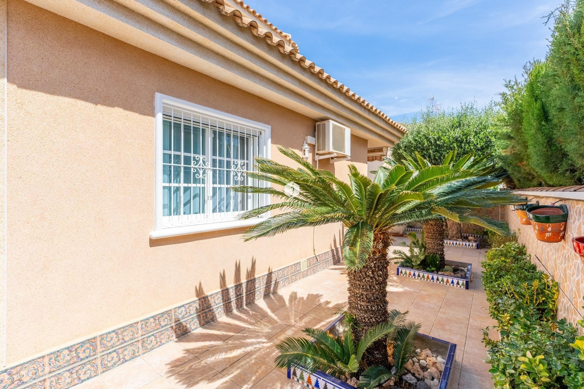 Resale - Villa -
Torrevieja - Los Balcones - Los Altos del Edén