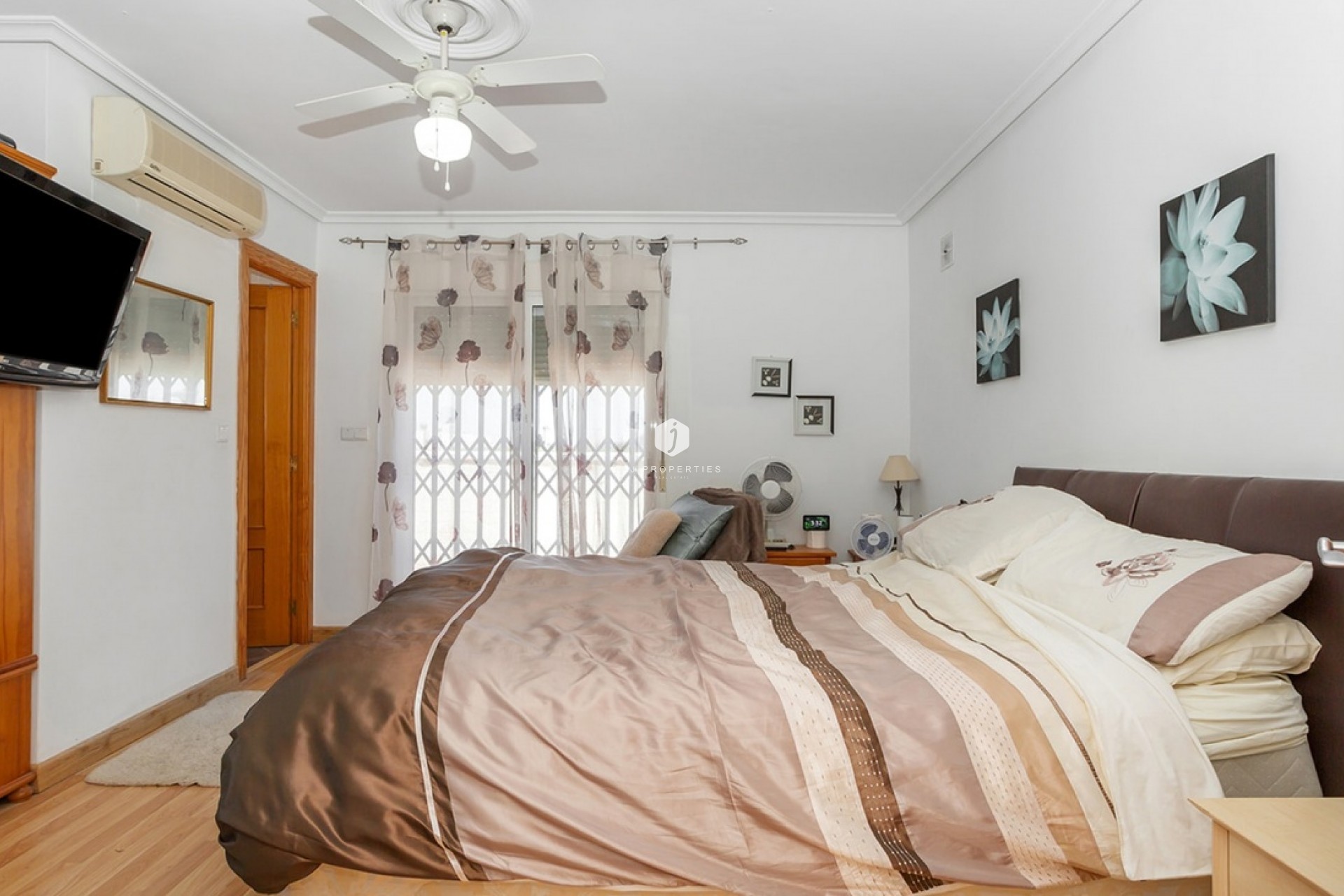 Resale - Villa -
Torrevieja - Los Balcones