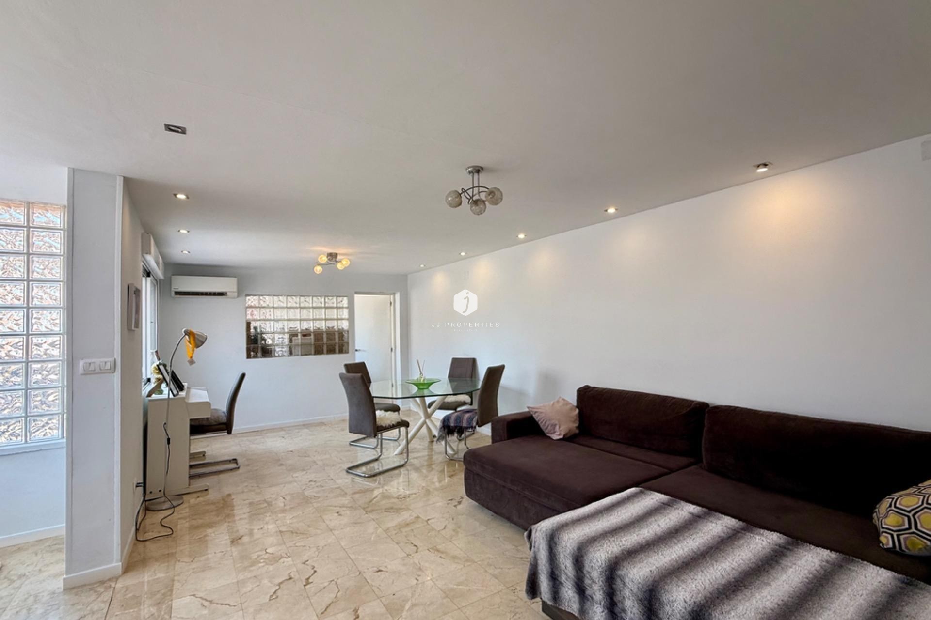 Resale - Villa -
Torrevieja - Los Frutales