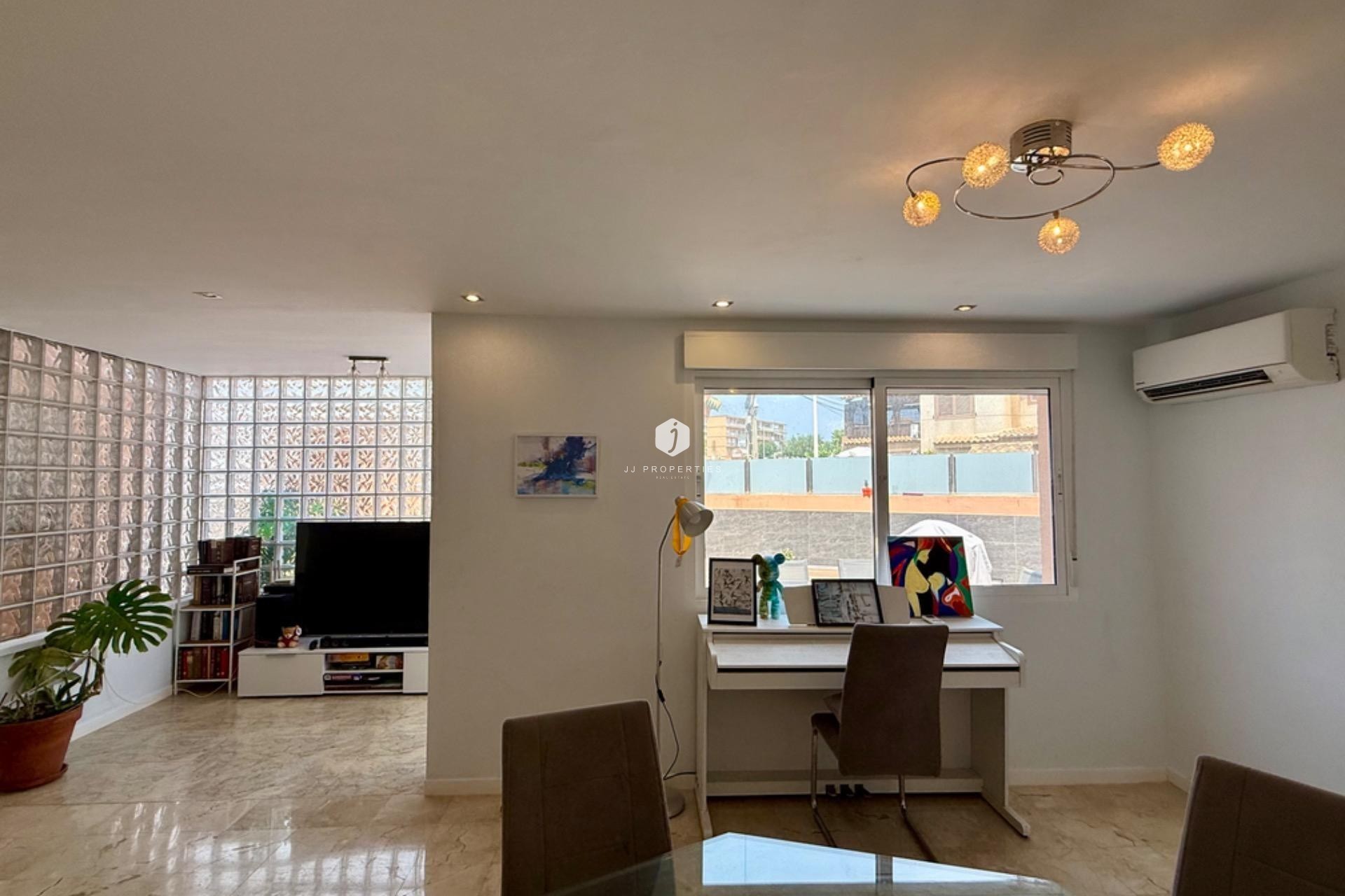 Resale - Villa -
Torrevieja - Los Frutales