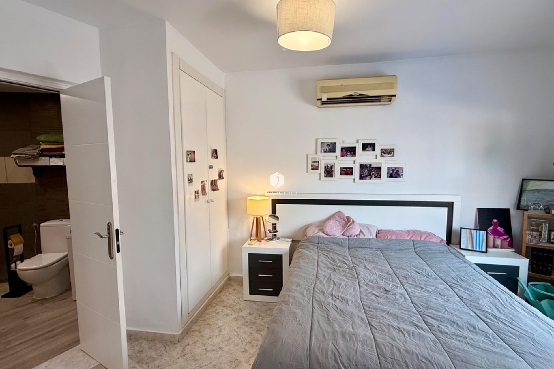 Resale - Villa -
Torrevieja - Los Frutales