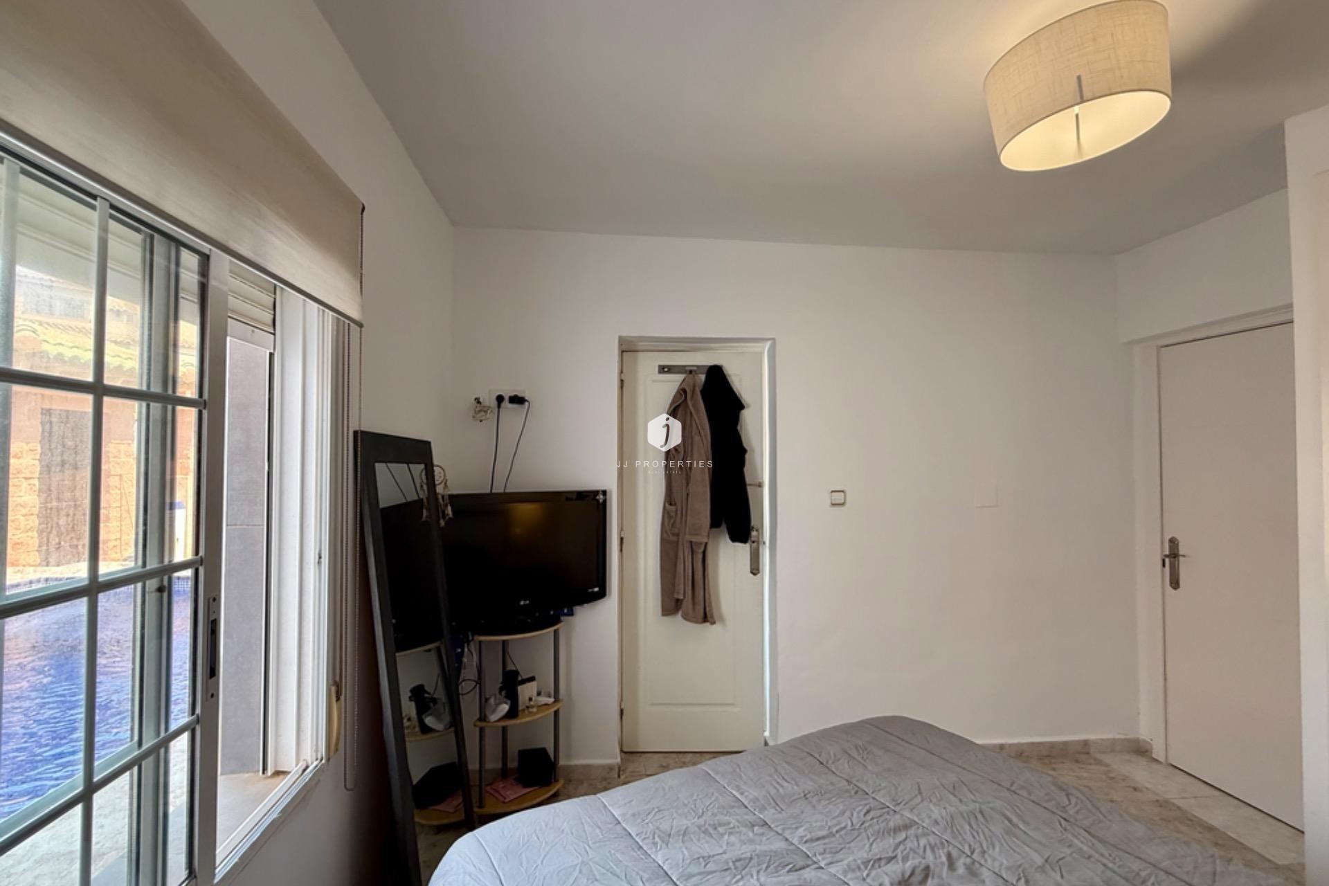 Resale - Villa -
Torrevieja - Los Frutales