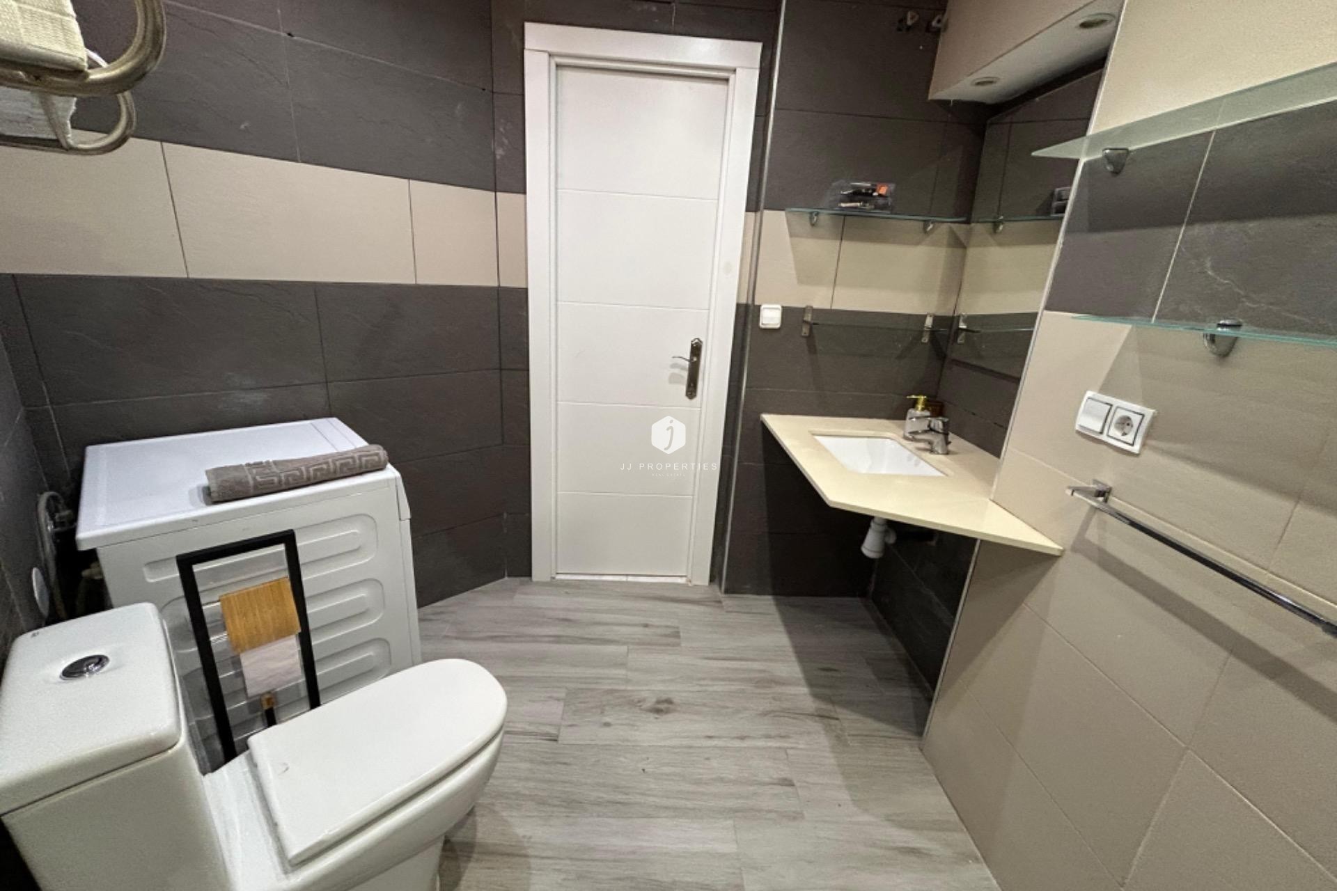 Resale - Villa -
Torrevieja - Los Frutales