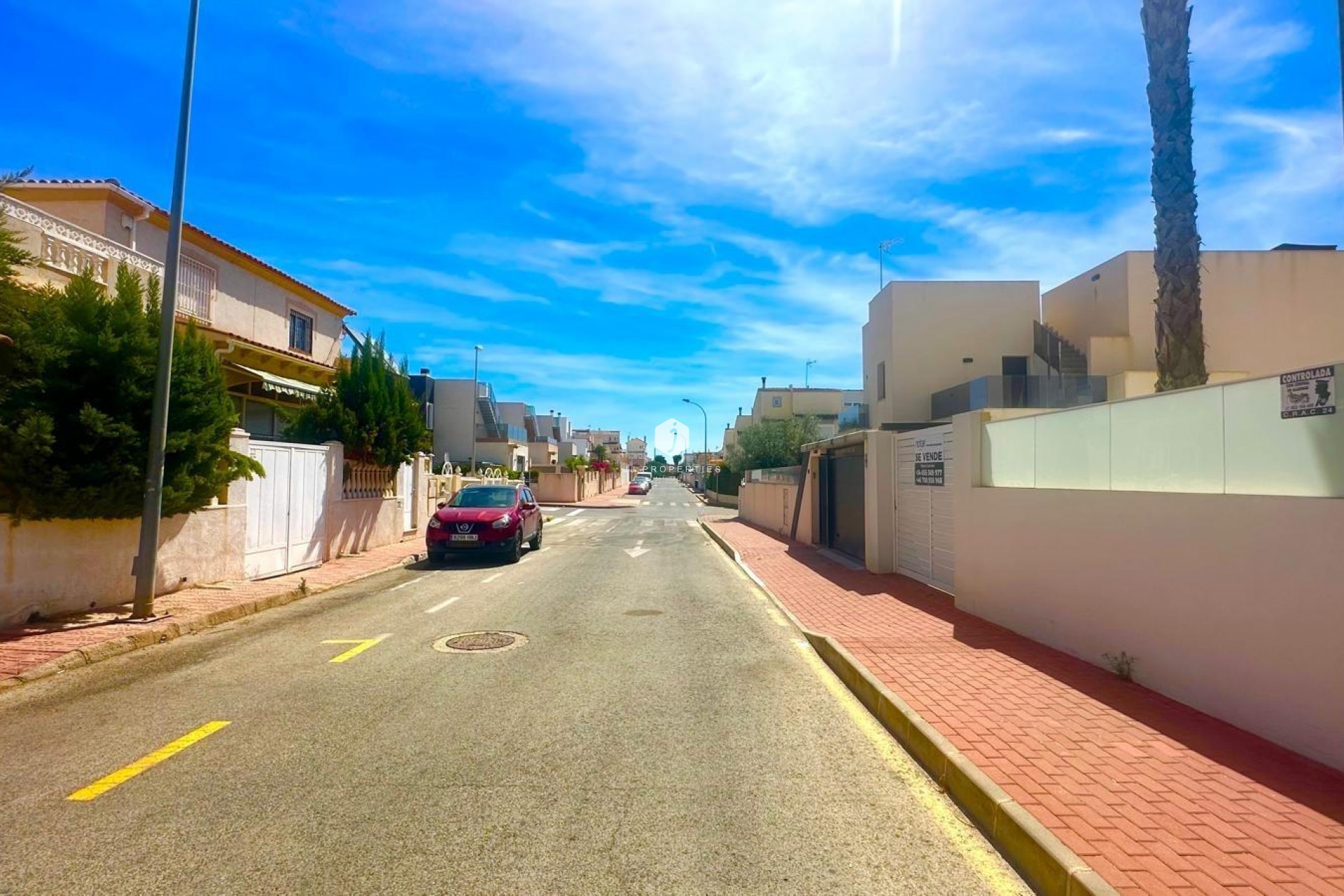 Resale - Villa -
Torrevieja - Miramar - Torre Del Moro