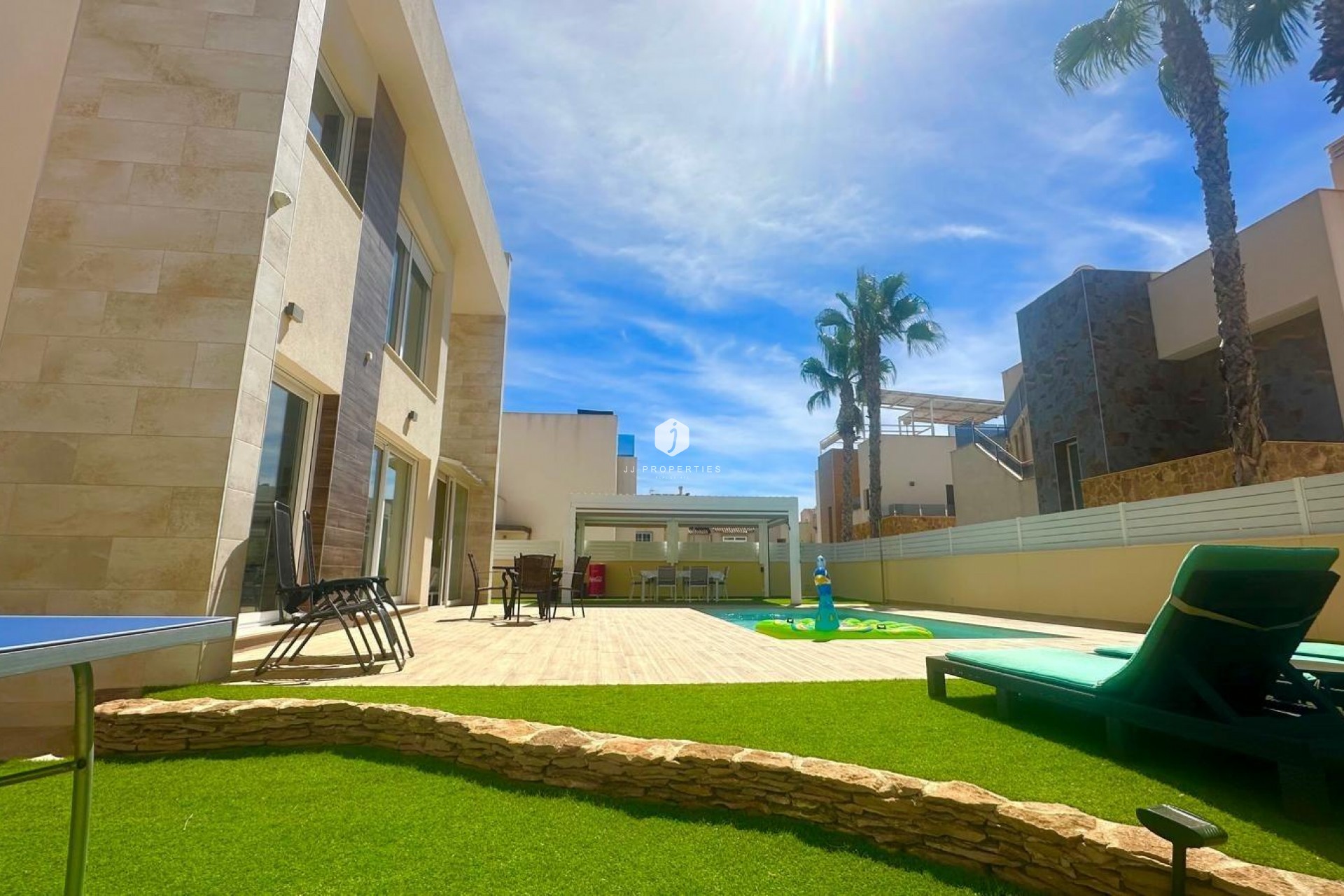 Resale - Villa -
Torrevieja - Miramar - Torre Del Moro