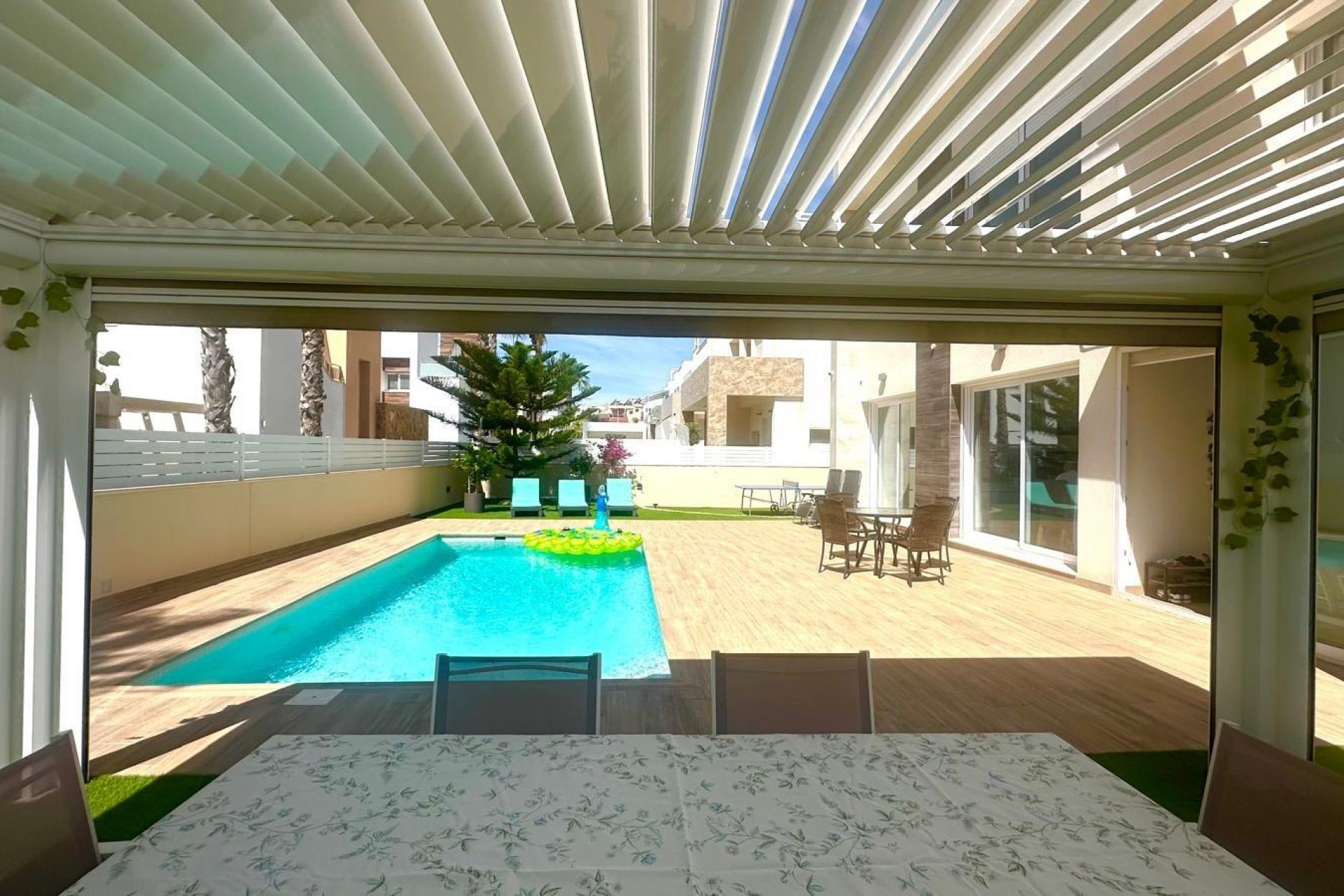 Resale - Villa -
Torrevieja - Miramar - Torre Del Moro