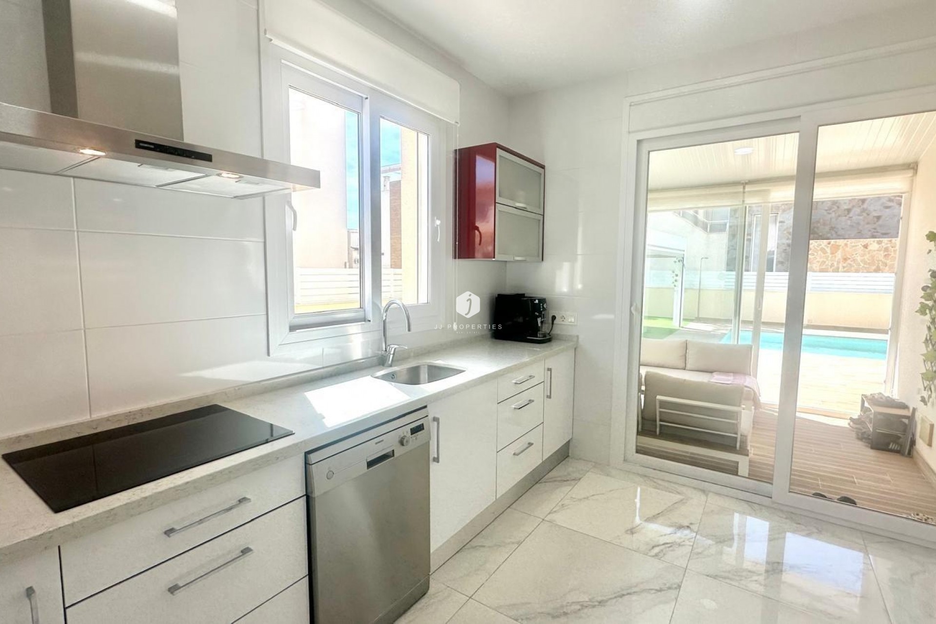 Resale - Villa -
Torrevieja - Miramar - Torre Del Moro