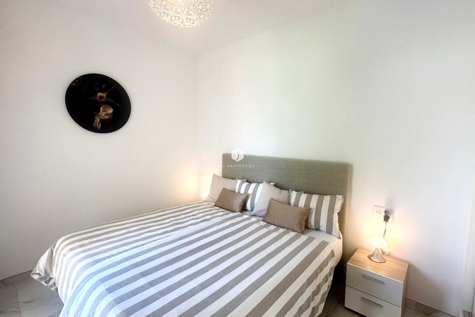 Resale - Villa -
Torrevieja - Miramar - Torre Del Moro