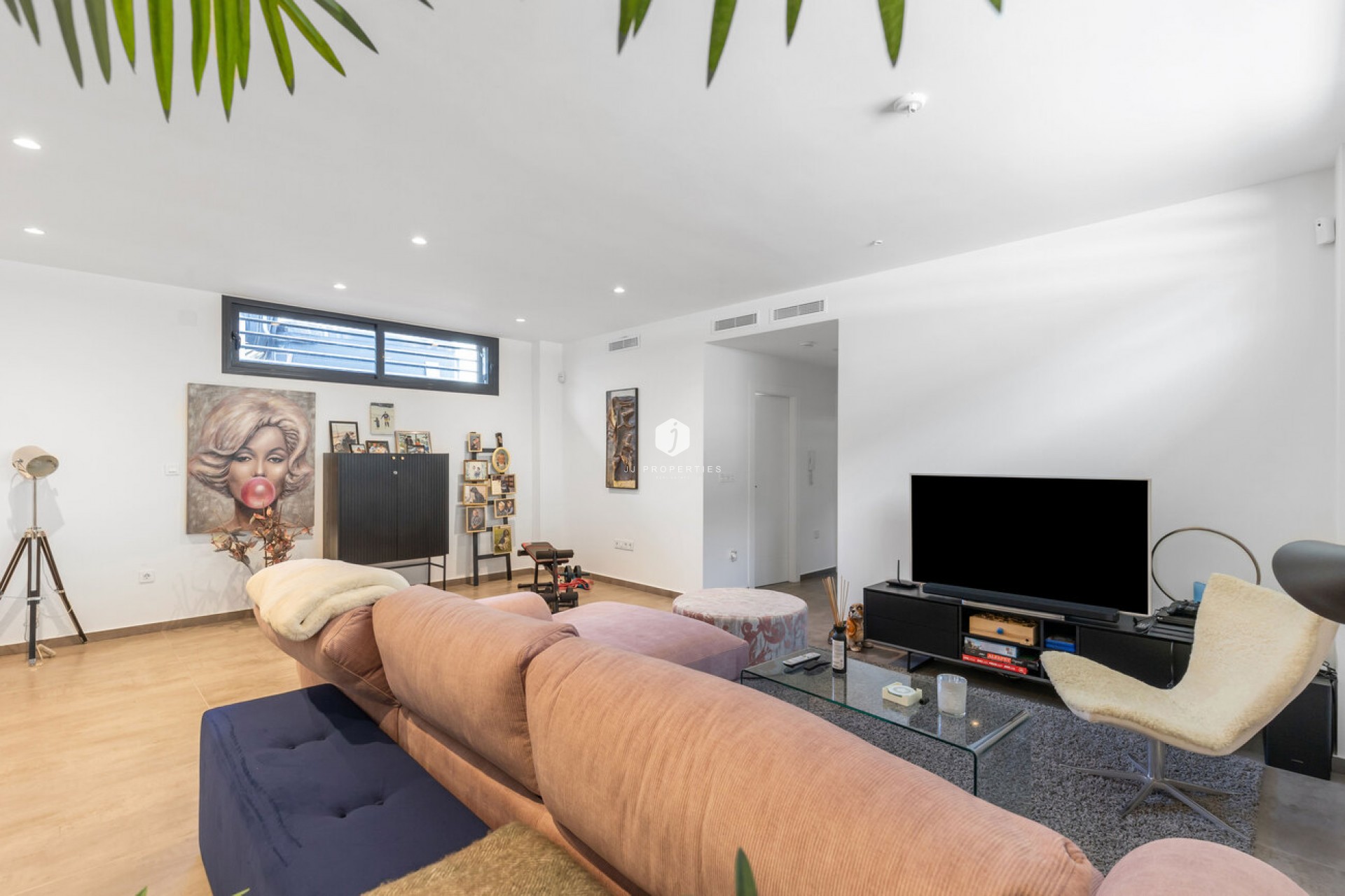 Resale - Villa -
Torrevieja - Rosaleda