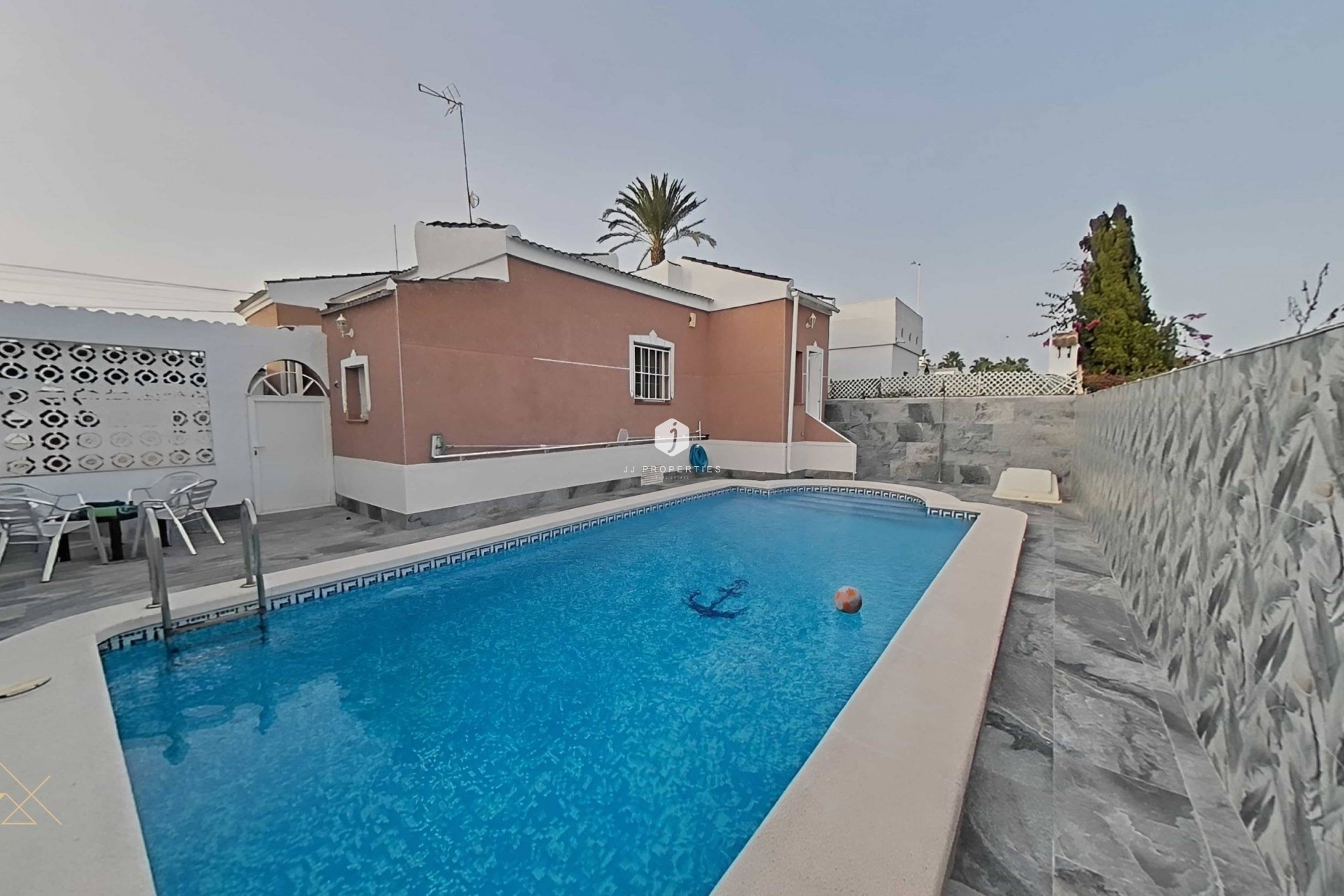 Resale - Villa -
Torrevieja - San luis
