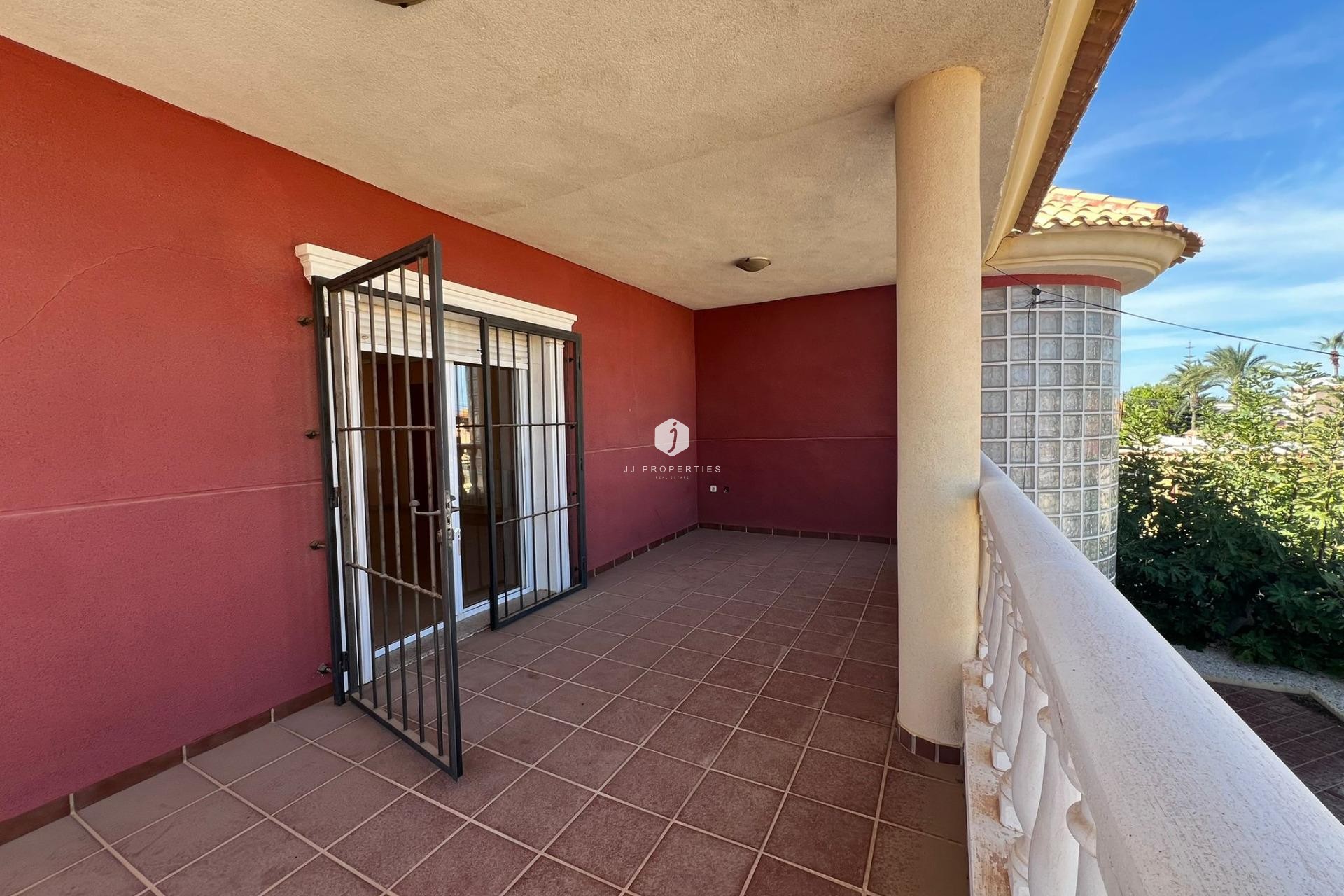 Resale - Villa -
Torrevieja - Torreta Florida