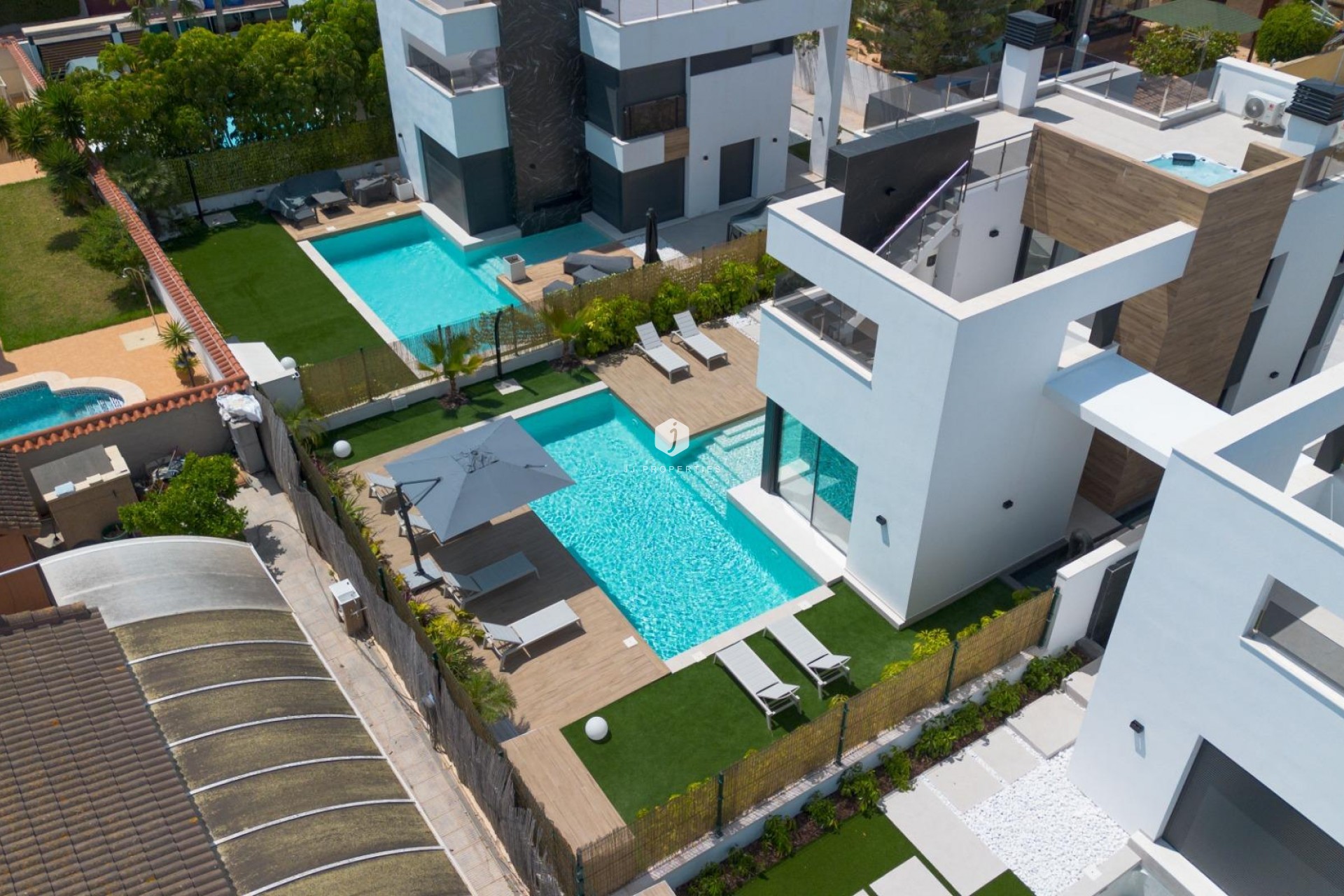 Resale - Villa -
Torrevieja - Torreta Florida