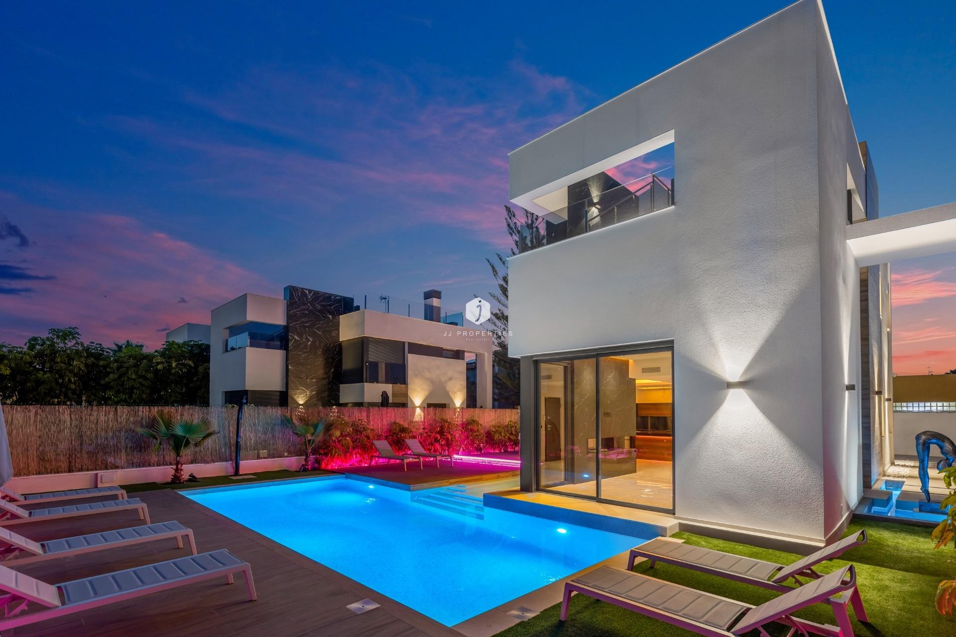 Resale - Villa -
Torrevieja - Torreta Florida