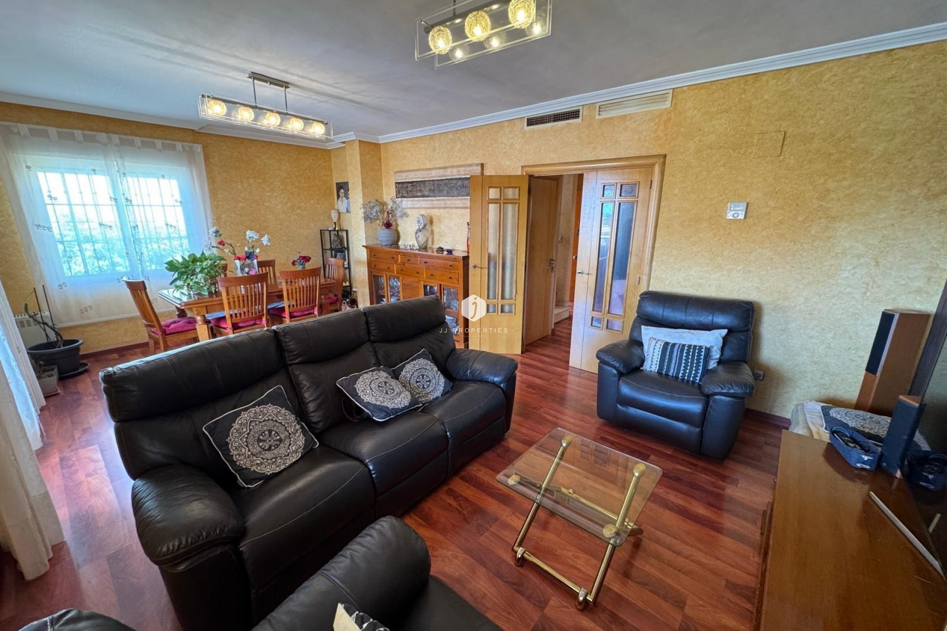 Resale - Villa -
Torrevieja - Zona Los Frutales