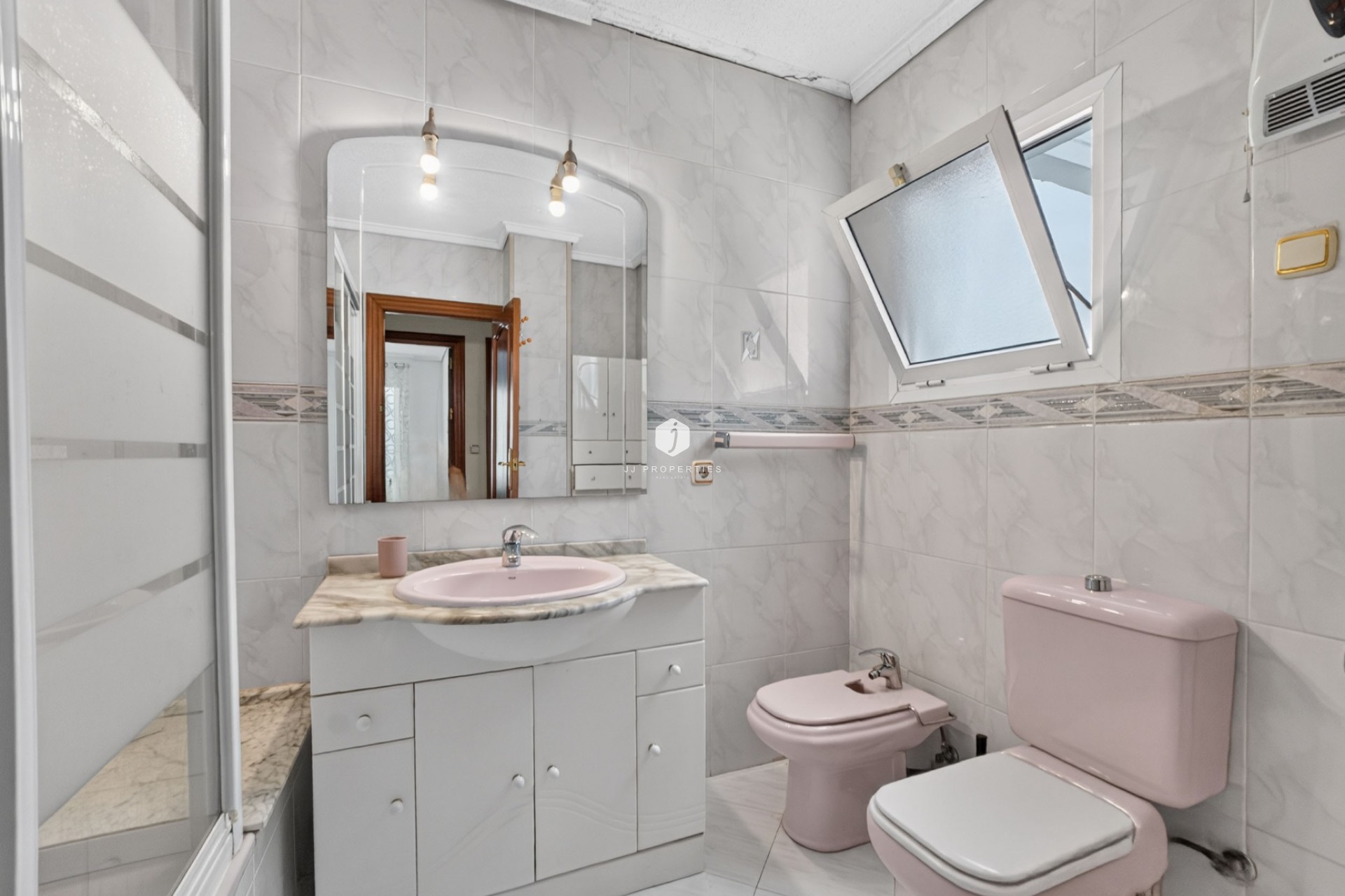 Segunda mano - Apartamento / piso -
Centro Torrevieja