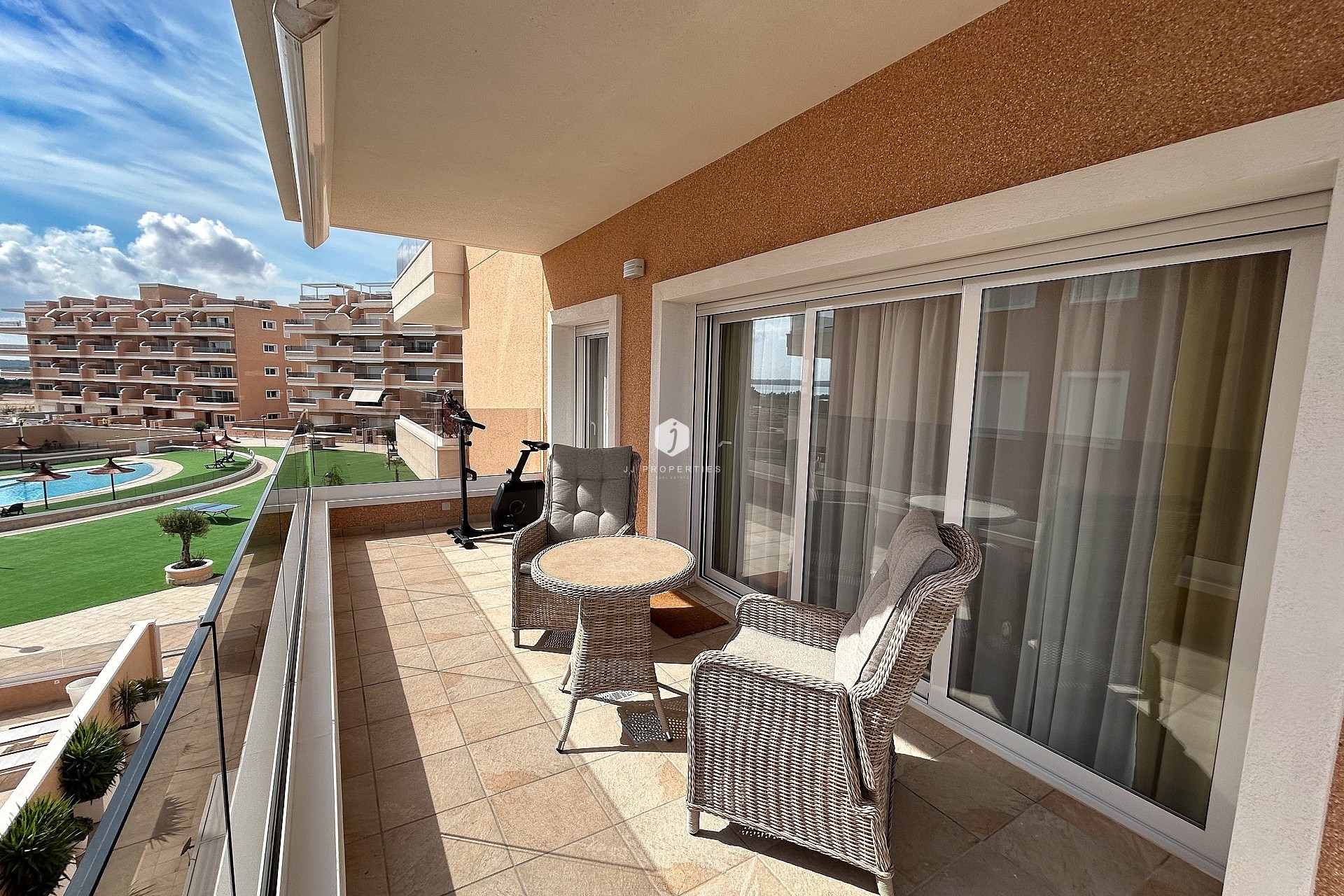 Segunda mano - Apartamento / piso -
El Raso - Costa Blanca