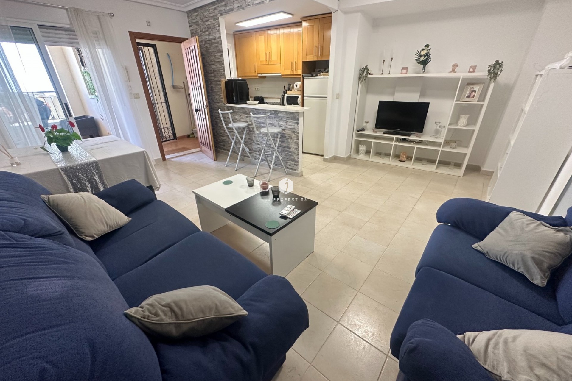 Segunda mano - Apartamento / piso -
Jacarilla - Inland