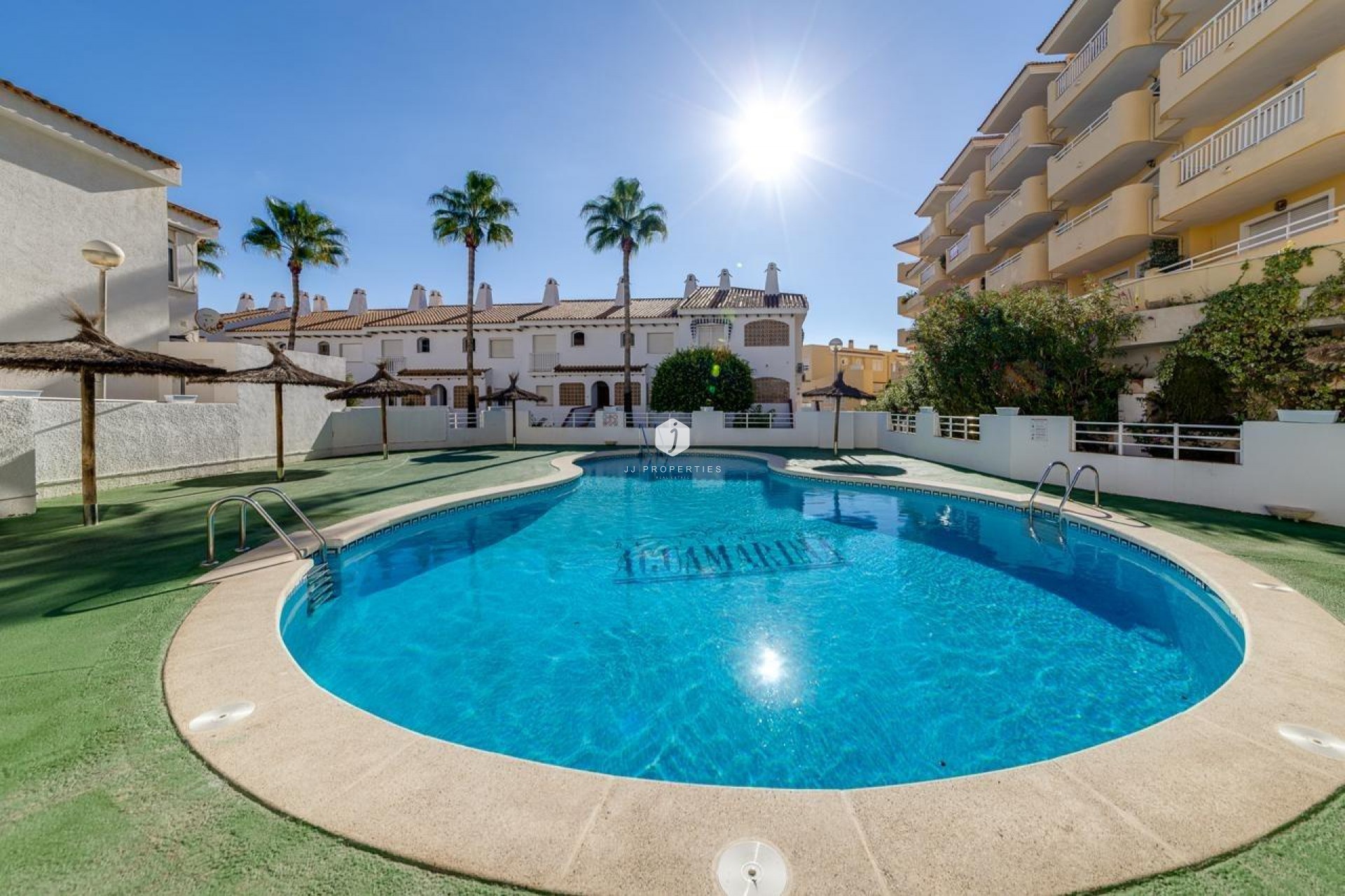 Segunda mano - Apartamento / piso -
Orihuela Costa - Campoamor