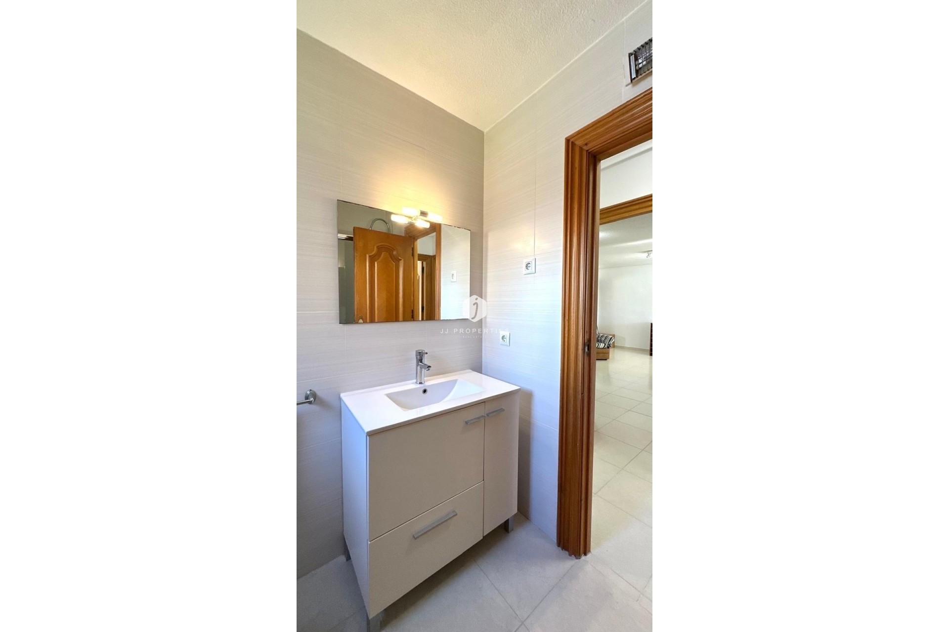 Segunda mano - Apartamento / piso -
Orihuela Costa - Campoamor