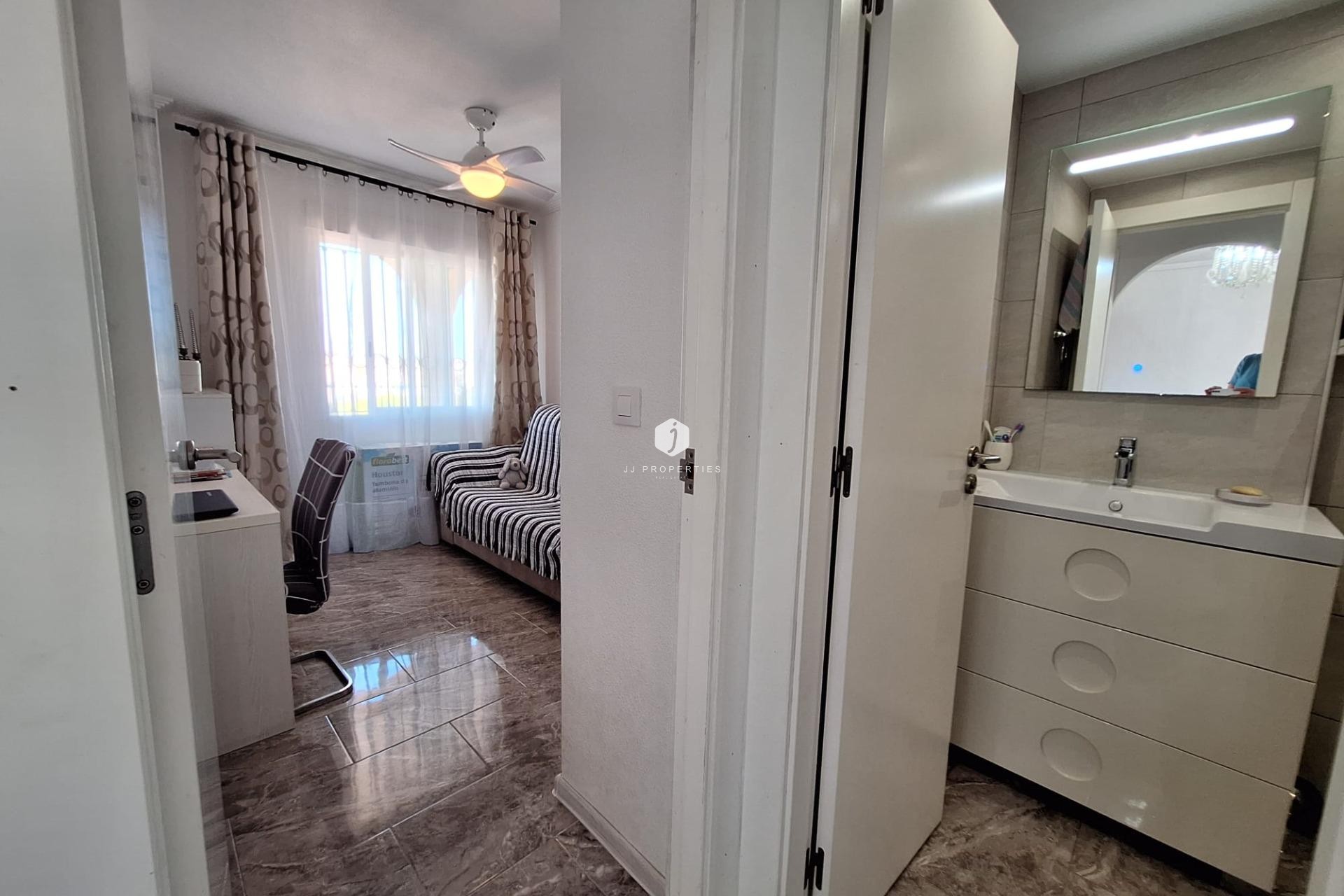 Segunda mano - Apartamento / piso -
Orihuela Costa - La Zenia