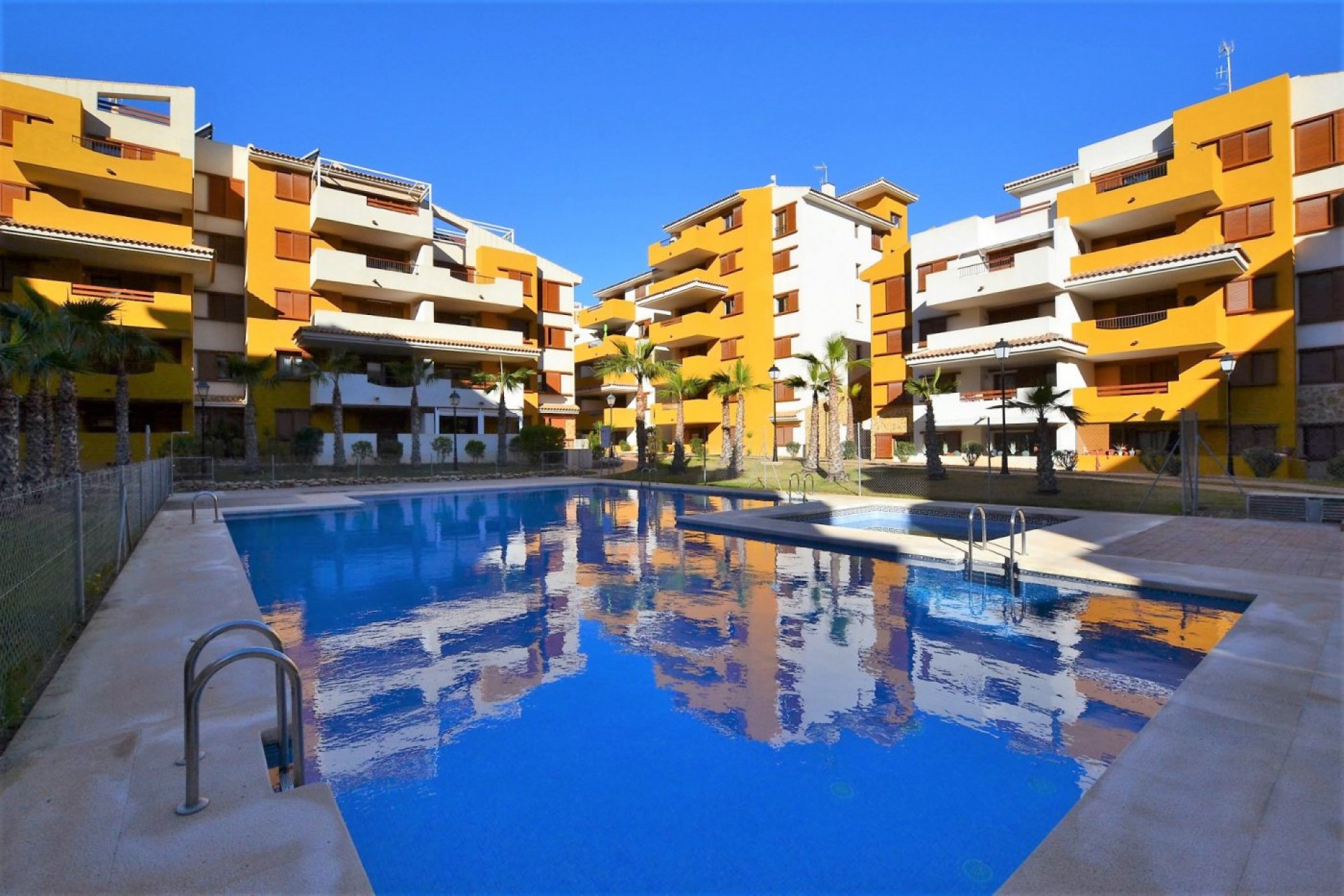 Segunda mano - Apartamento / piso -
Orihuela Costa - Punta Prima