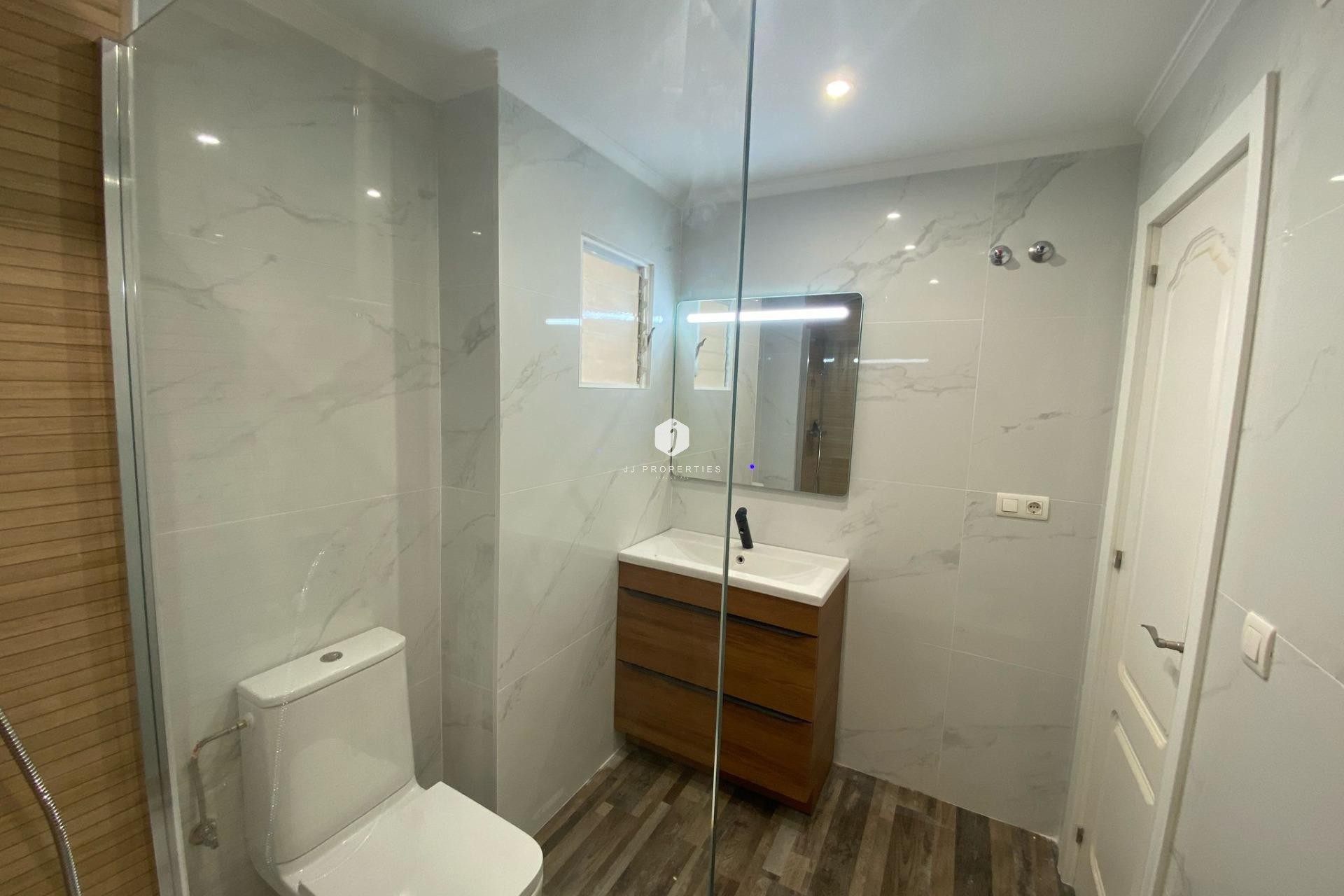 Segunda mano - Apartamento / piso -
San Miguel de Salinas - Pueblo 9