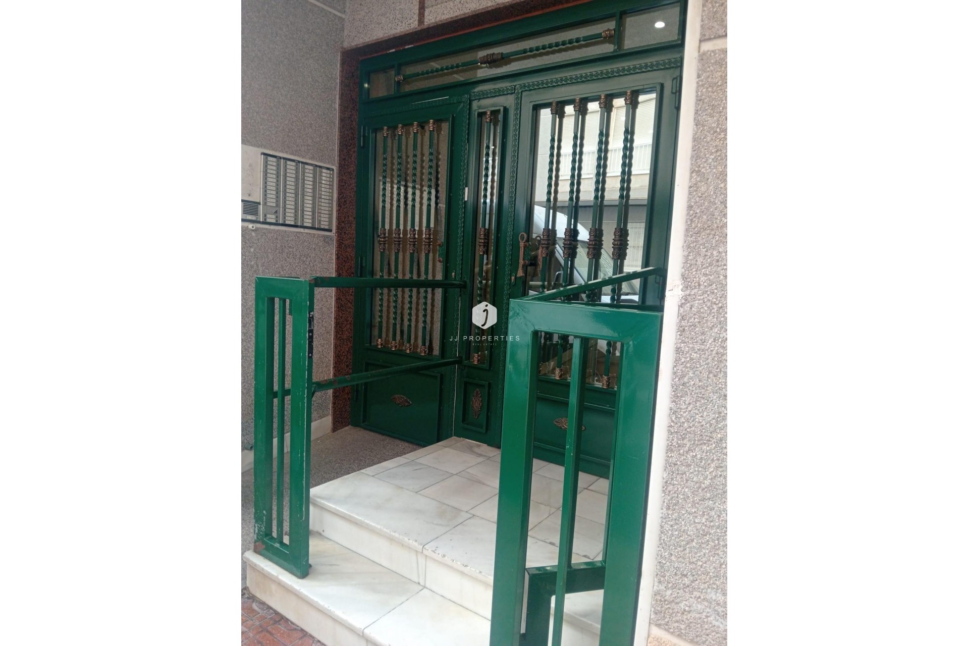 Segunda mano - Apartamento / piso -
Torrevieja - Acequion