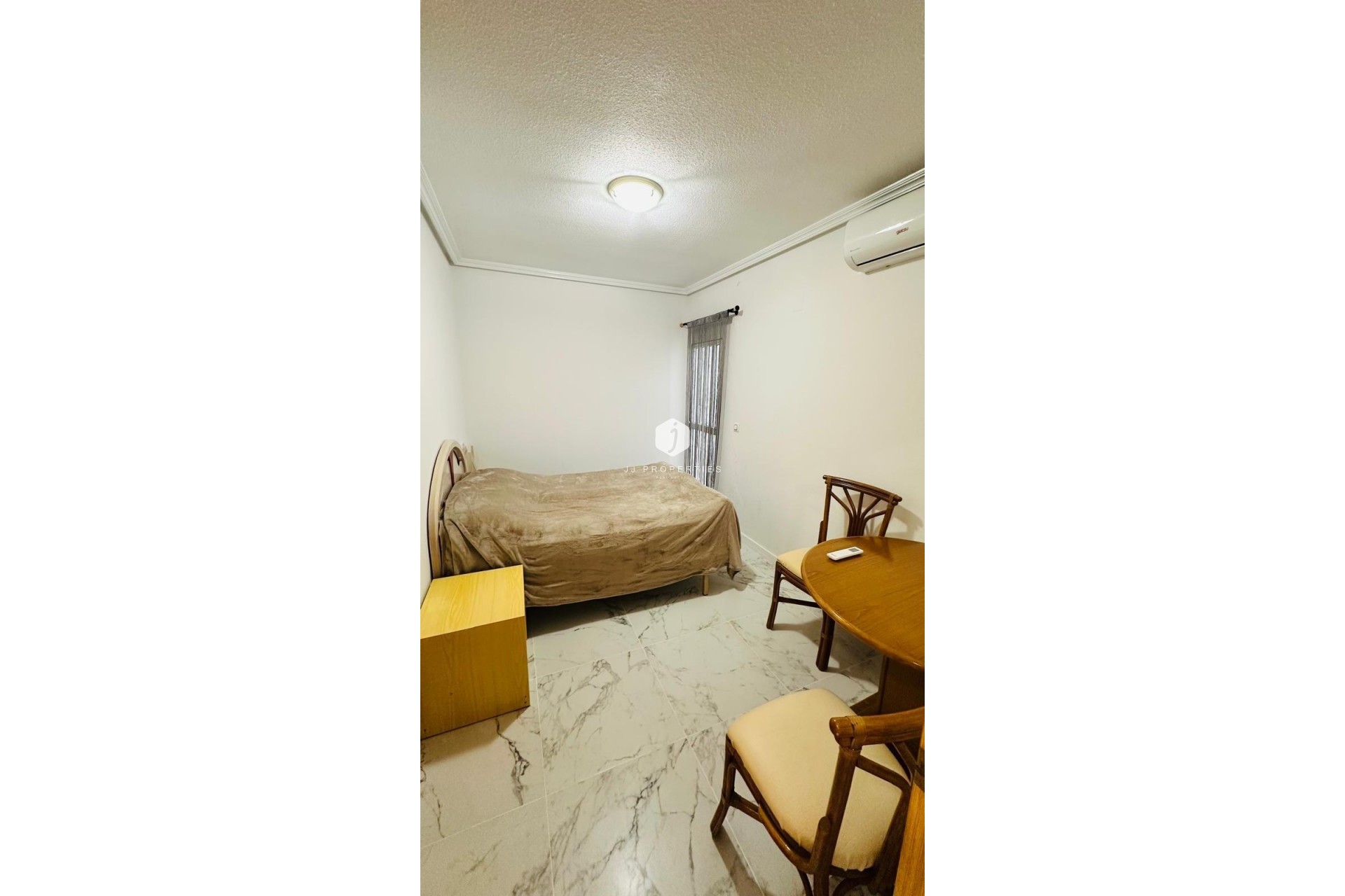 Segunda mano - Apartamento / piso -
Torrevieja - Acequion