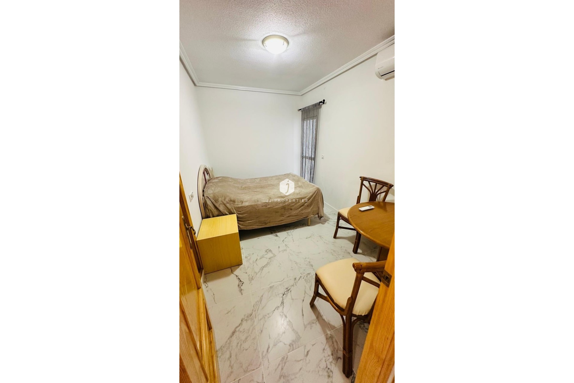 Segunda mano - Apartamento / piso -
Torrevieja - Acequion