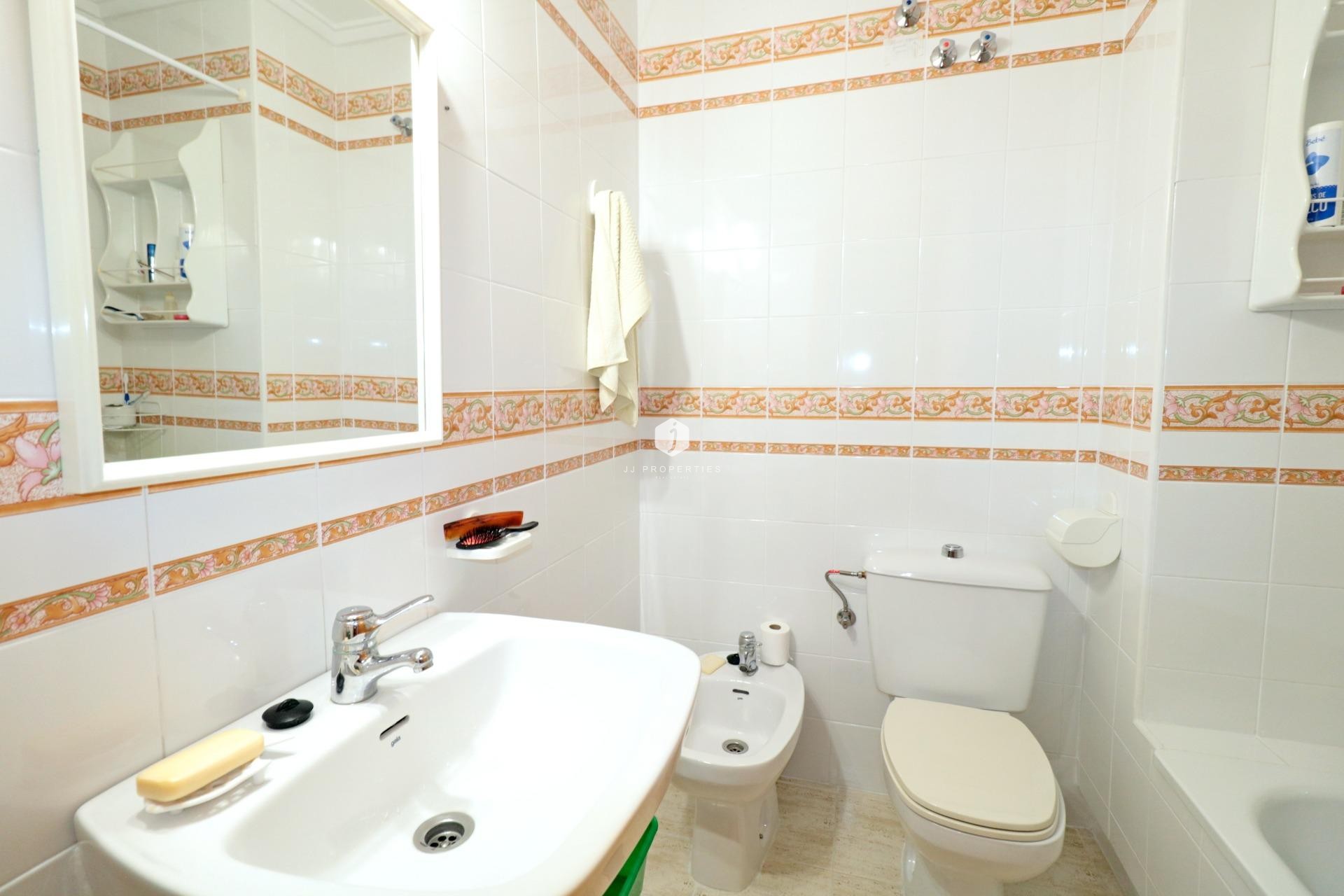 Segunda mano - Apartamento / piso -
Torrevieja - Acequion
