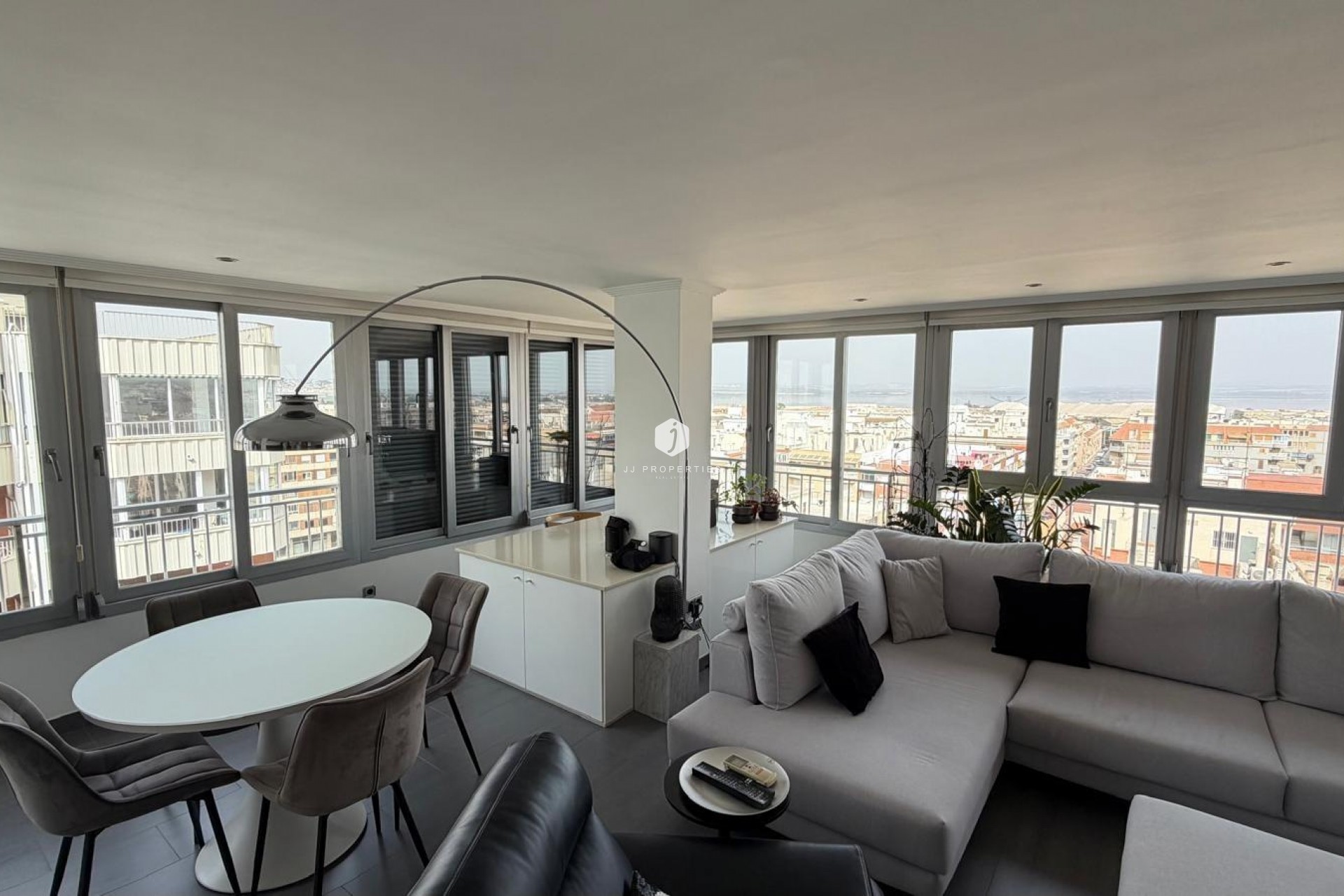 Segunda mano - Apartamento / piso -
Torrevieja - Acequion