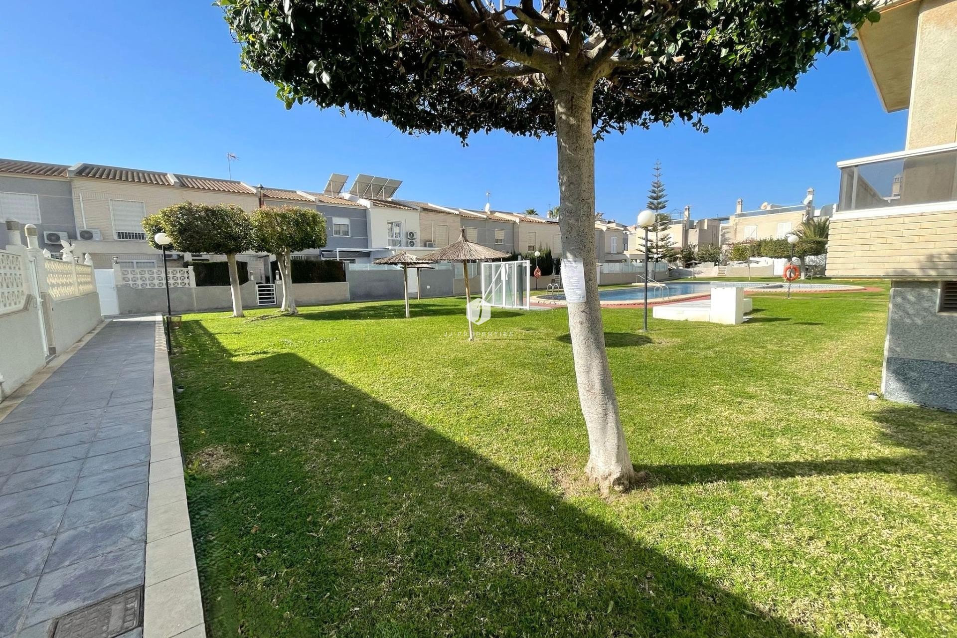 Segunda mano - Apartamento / piso -
Torrevieja - aguas nuevas