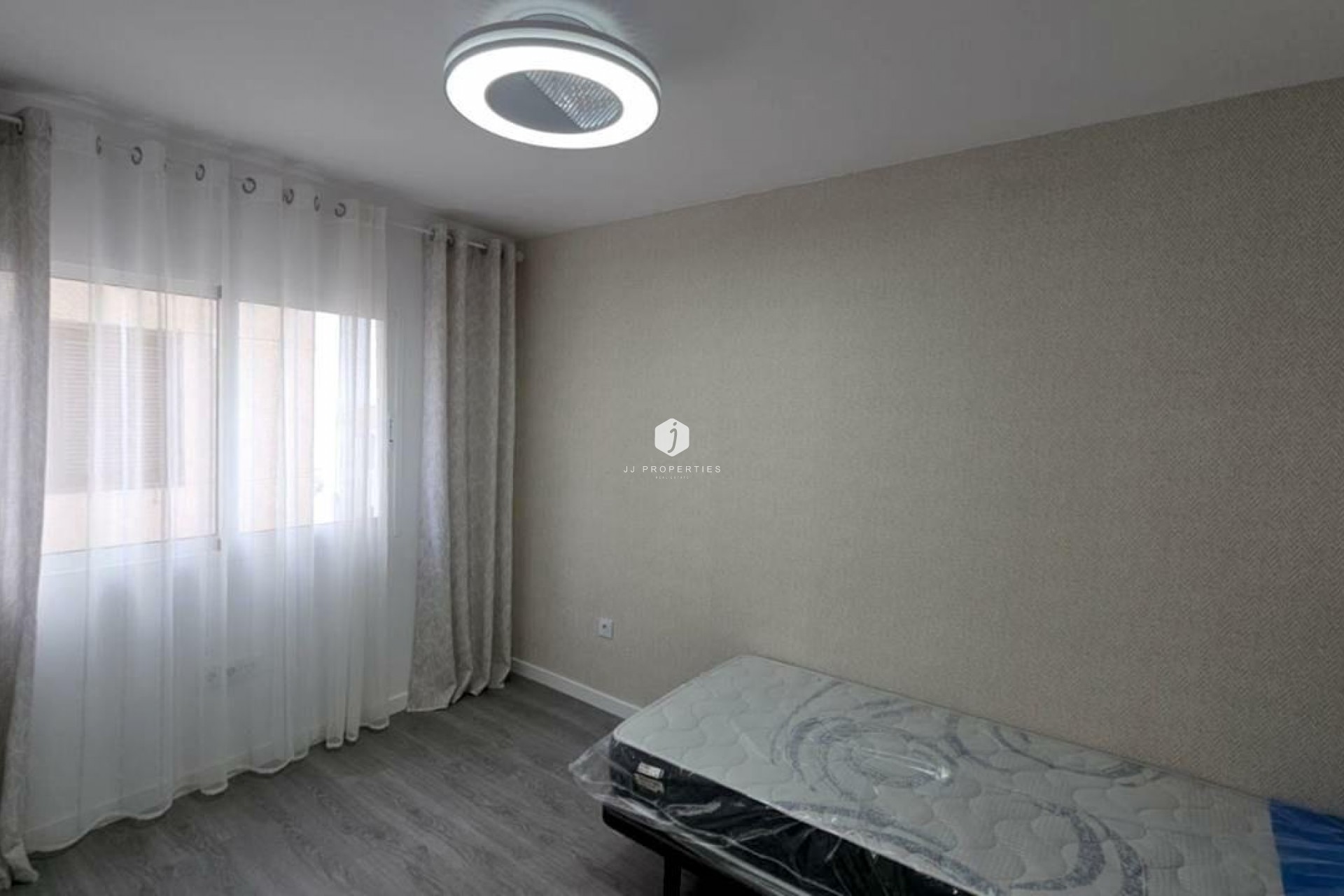 Segunda mano - Apartamento / piso -
Torrevieja - Cabo cervera