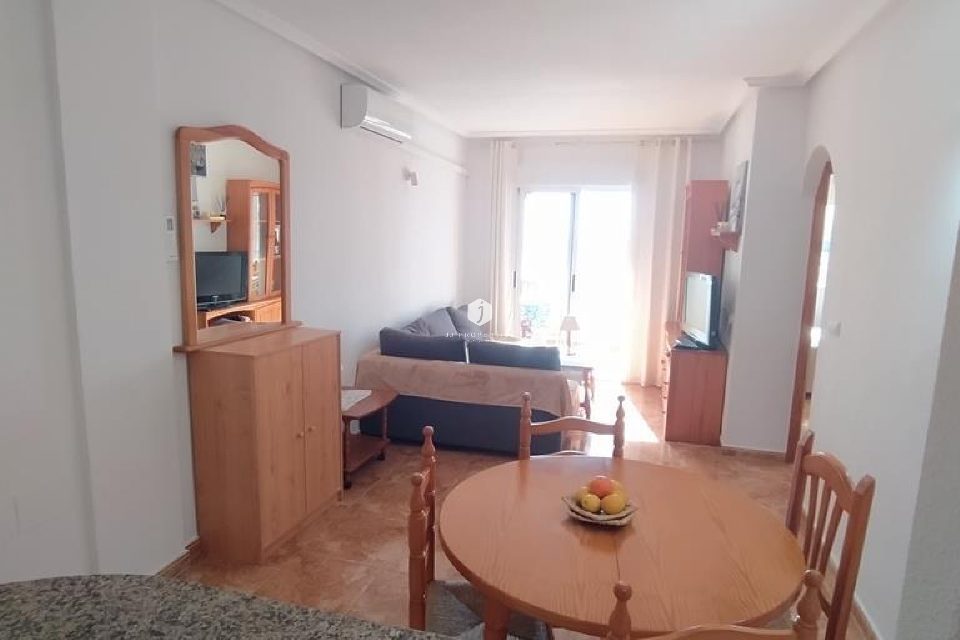 Segunda mano - Apartamento / piso -
Torrevieja - CASCO URBANO