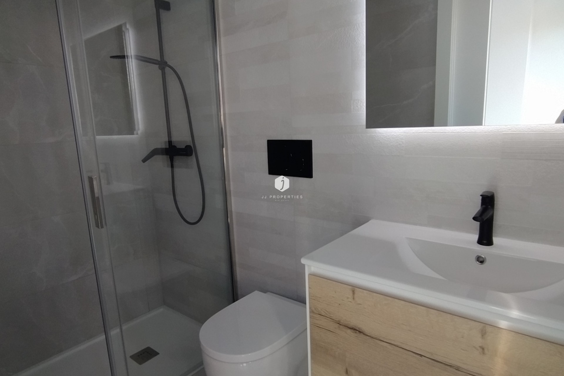 Segunda mano - Apartamento / piso -
Torrevieja - CENTRE PLAYA DEL CURA LAS PISCINAS