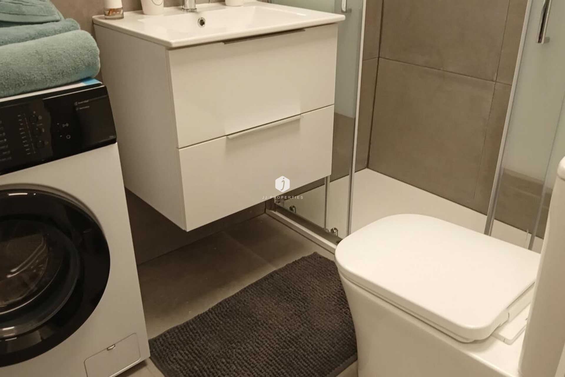 Segunda mano - Apartamento / piso -
Torrevieja - CENTRE