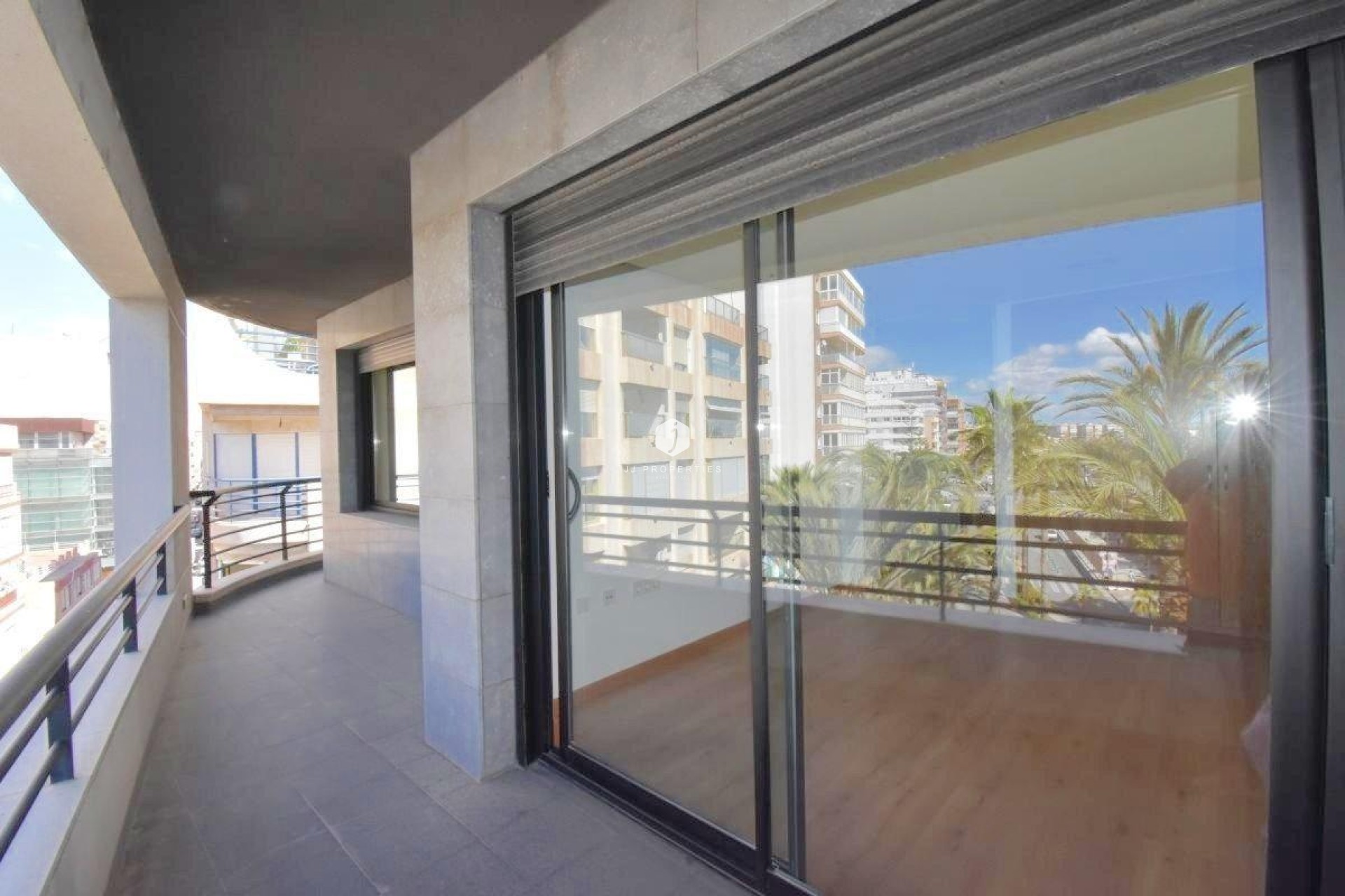 Segunda mano - Apartamento / piso -
Torrevieja - Centro - Muelle Pesquero