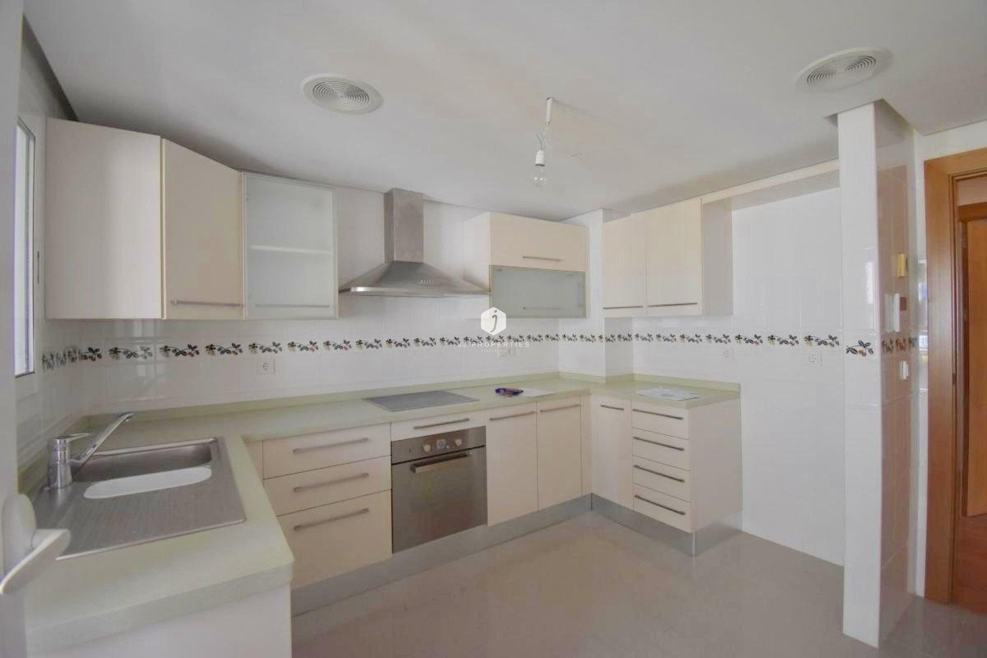 Segunda mano - Apartamento / piso -
Torrevieja - Centro - Muelle Pesquero