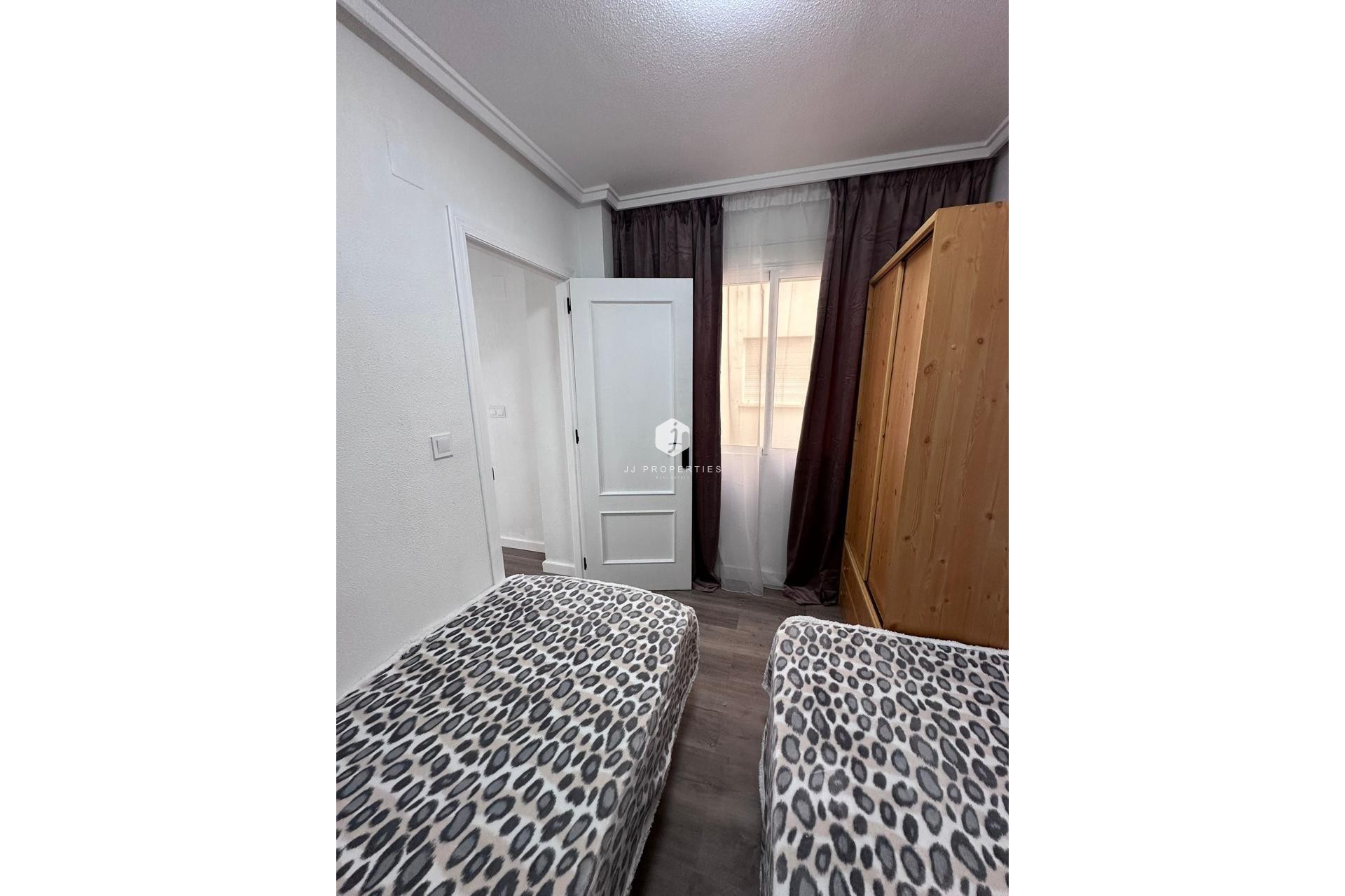 Segunda mano - Apartamento / piso -
Torrevieja - Centro - Muelle Pesquero