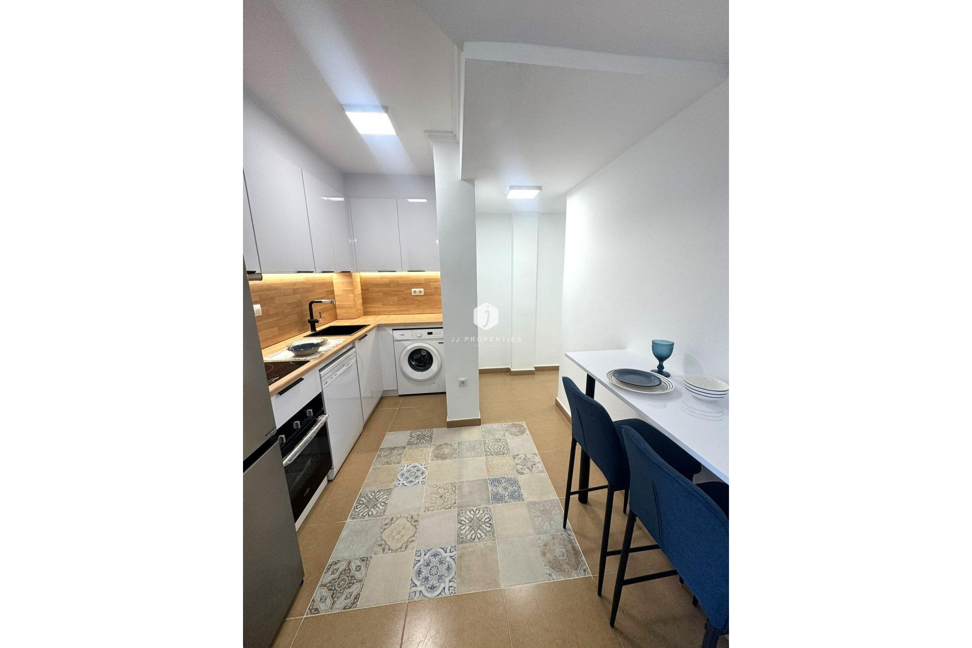 Segunda mano - Apartamento / piso -
Torrevieja - Centro - Muelle Pesquero