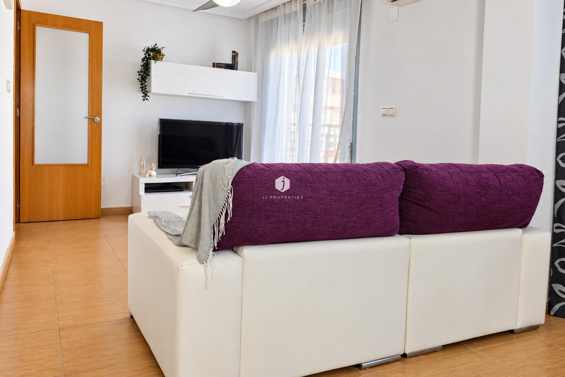Segunda mano - Apartamento / piso -
Torrevieja - Centro - Muelle Pesquero
