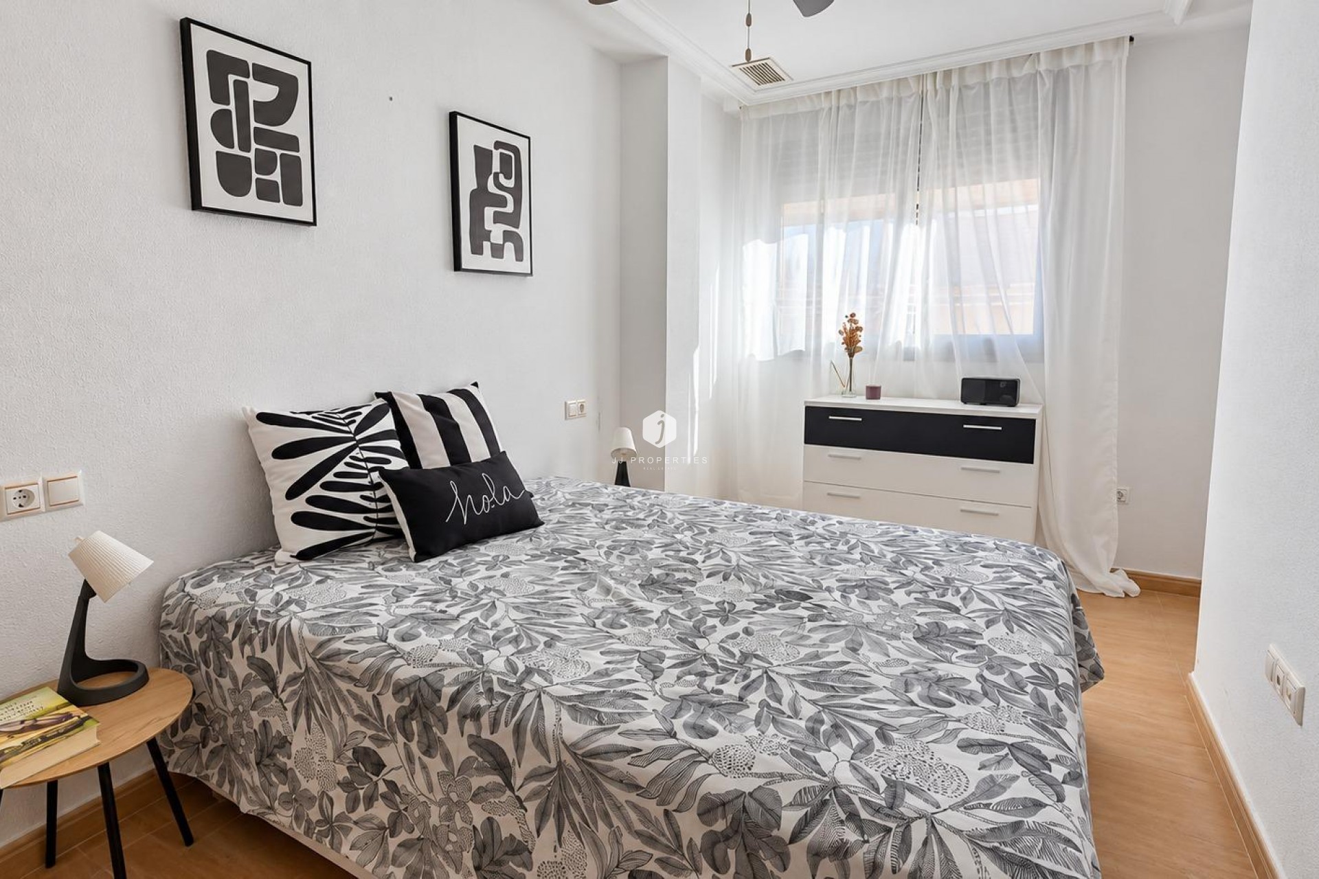 Segunda mano - Apartamento / piso -
Torrevieja - Centro - Muelle Pesquero