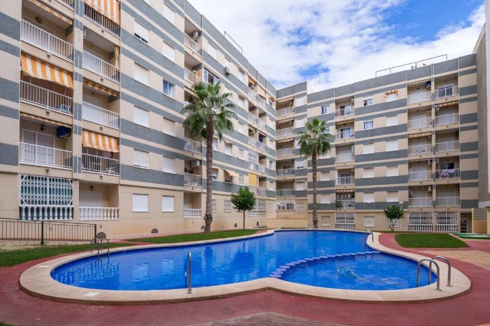 Segunda mano - Apartamento / piso -
Torrevieja - Centro