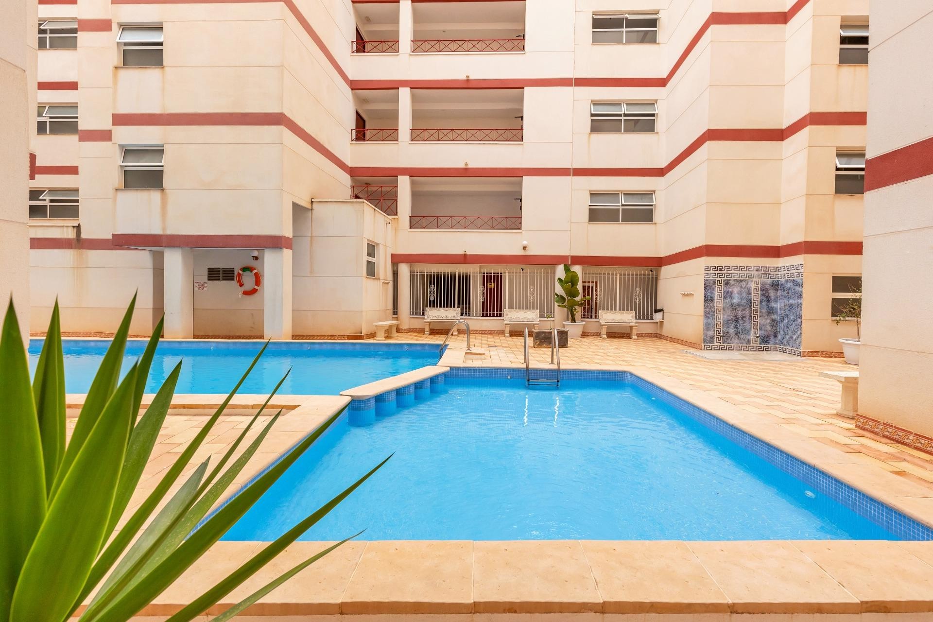 Segunda mano - Apartamento / piso -
Torrevieja - Centro